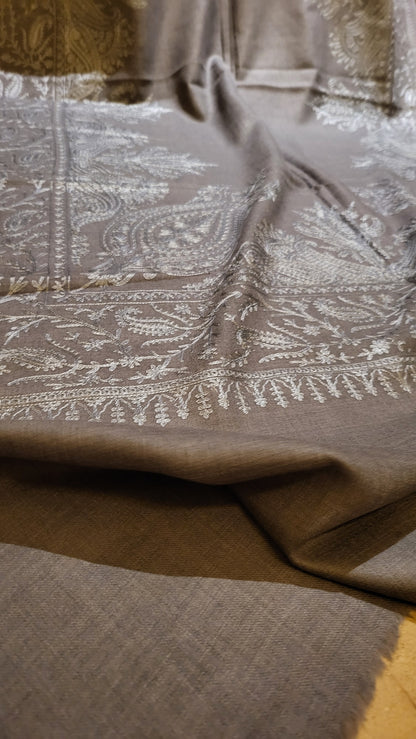 Toosh Mini shawl : Resham Embroidered
