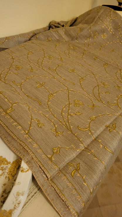 Toosh sui Embroidered : shawl