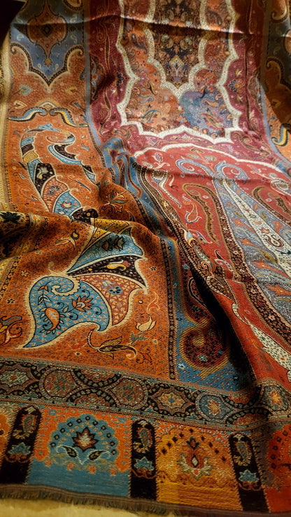 Black beauty : Kanni shawl