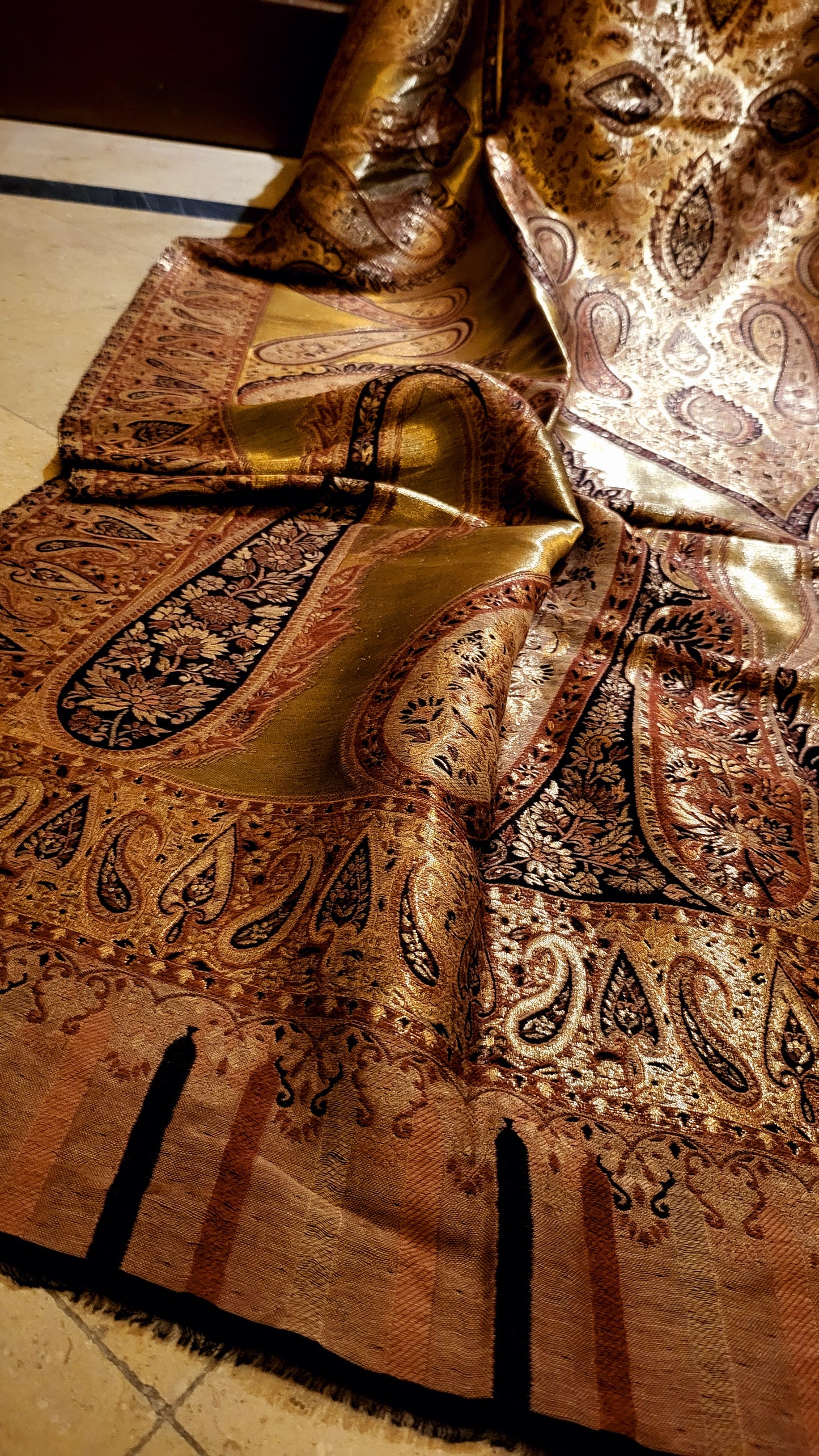 Black and gold : Kanni Reversible