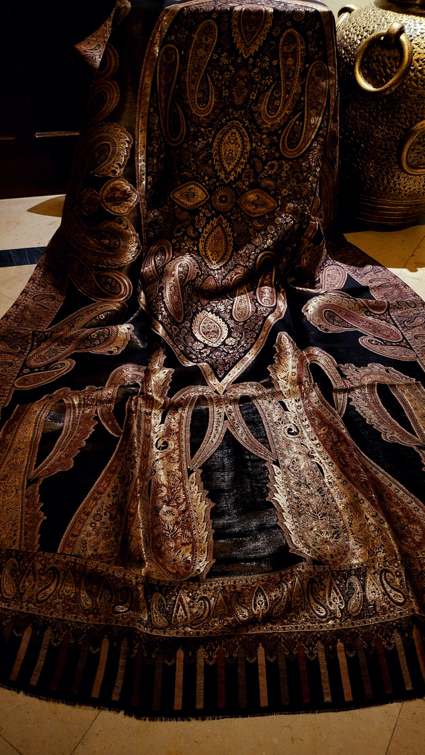 Black and gold : Kanni Reversible