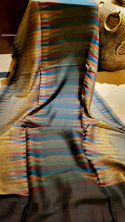 Ikkat kanni : Reversible shawl