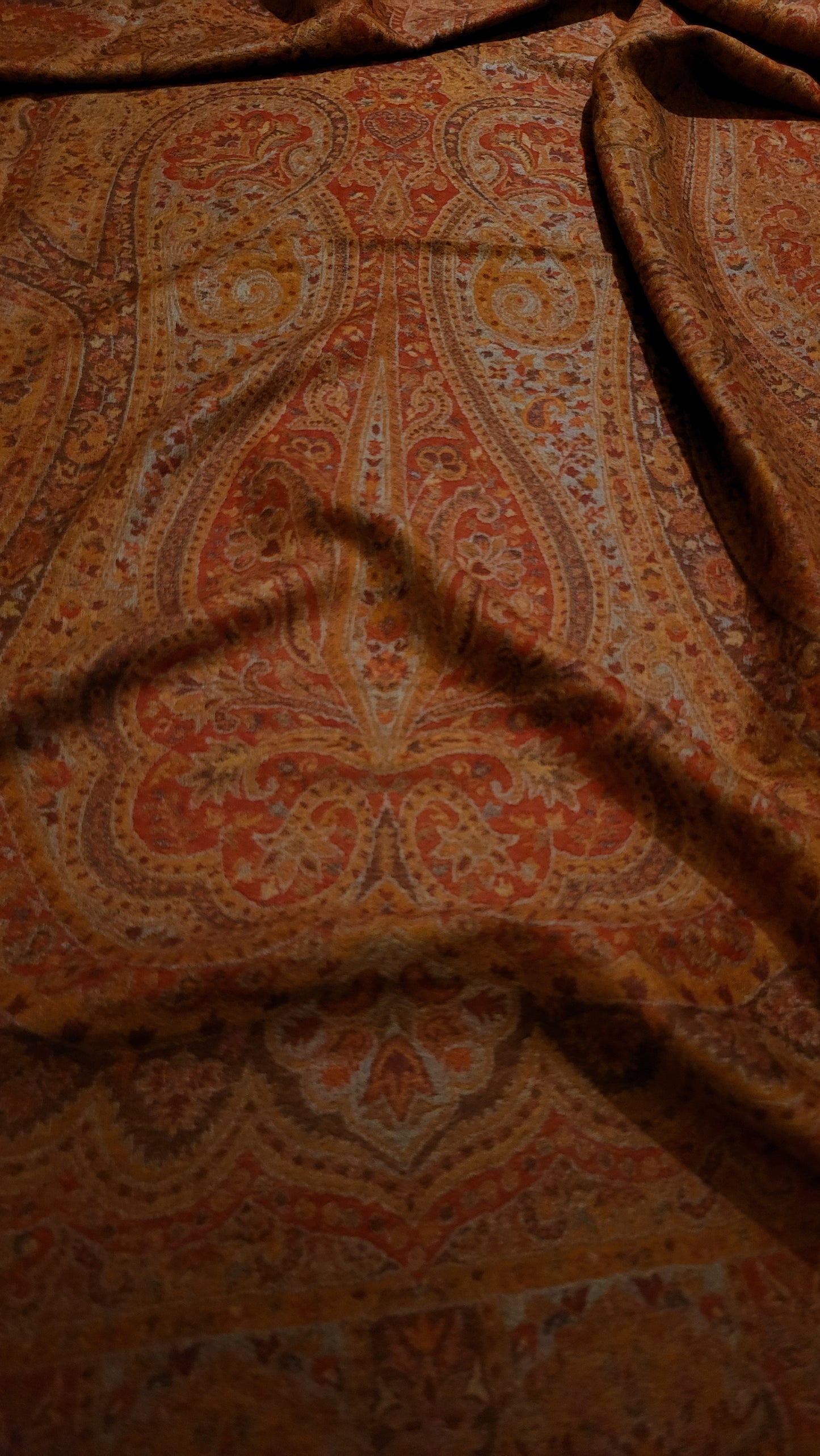 Persian kanni : Reversible shawl