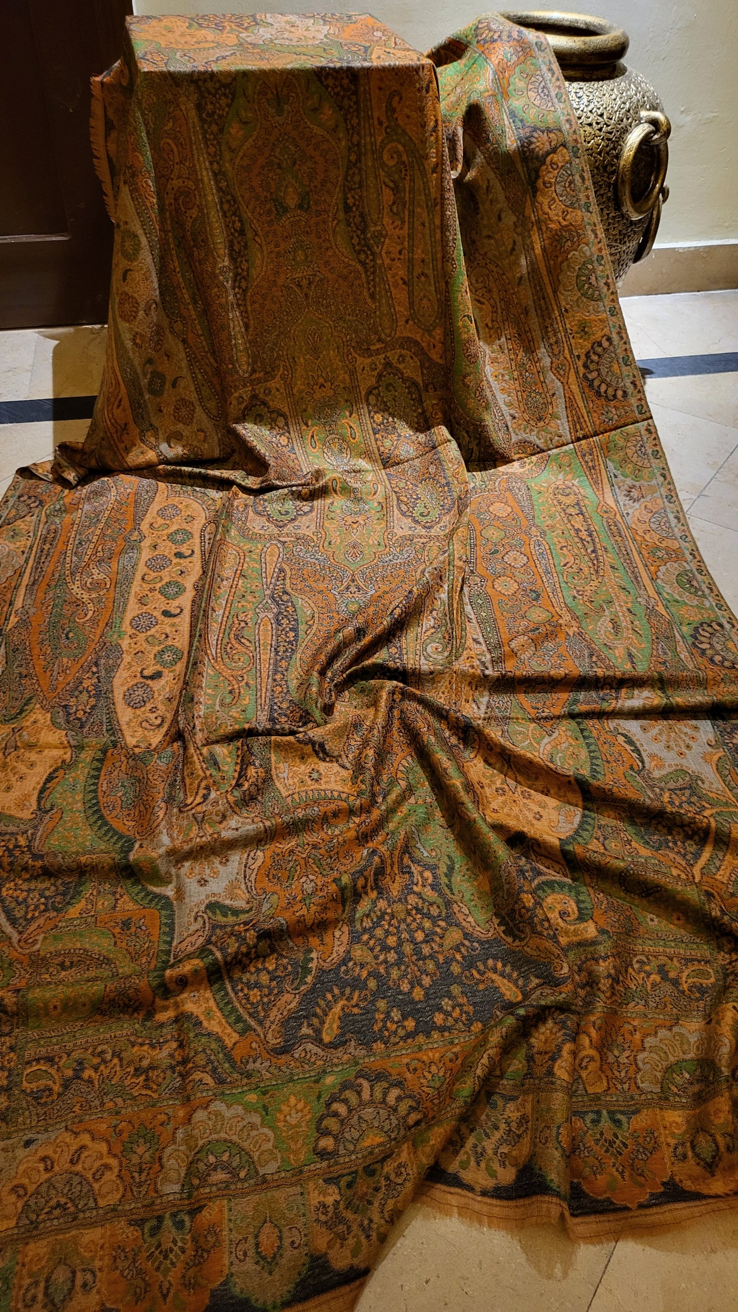 Persian kanni : Reversible shawl