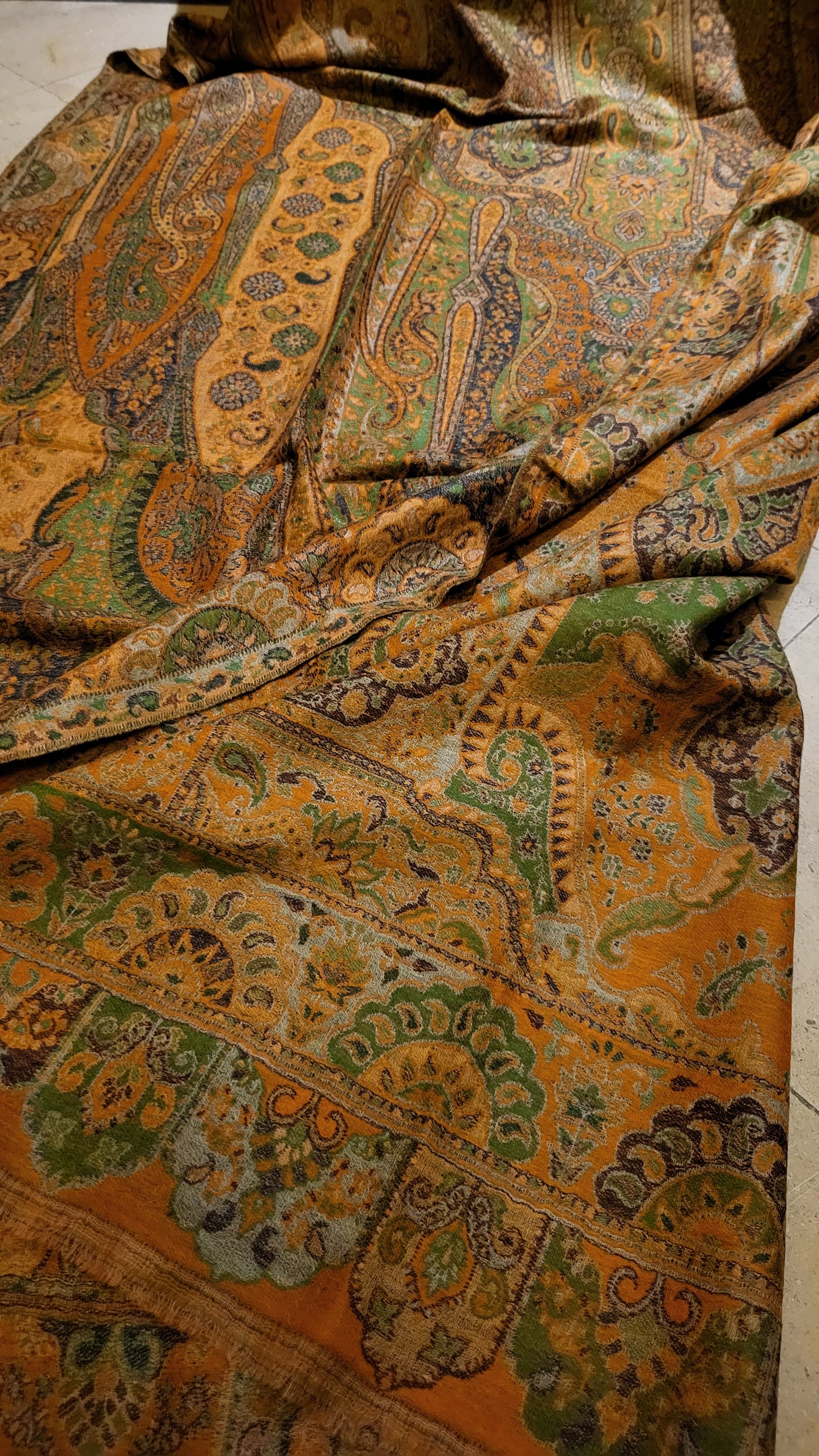 Persian kanni : Reversible shawl