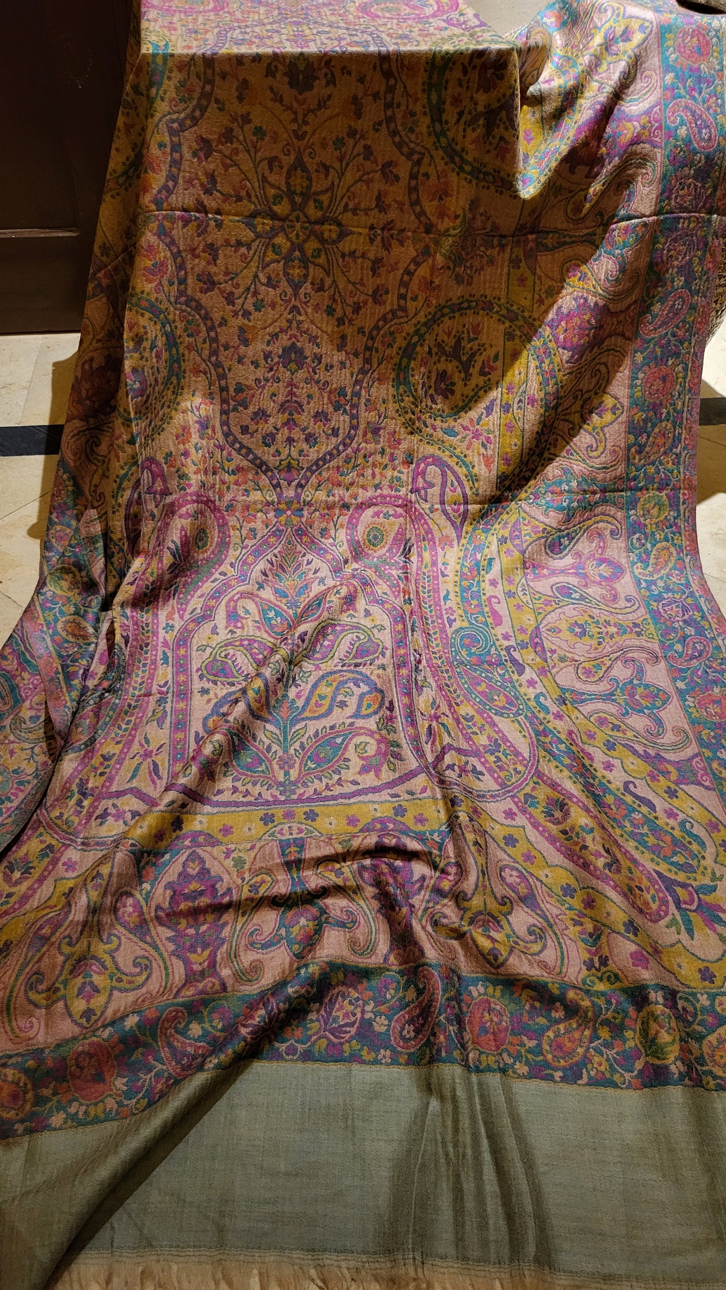 Persian kanni : Reversible shawl