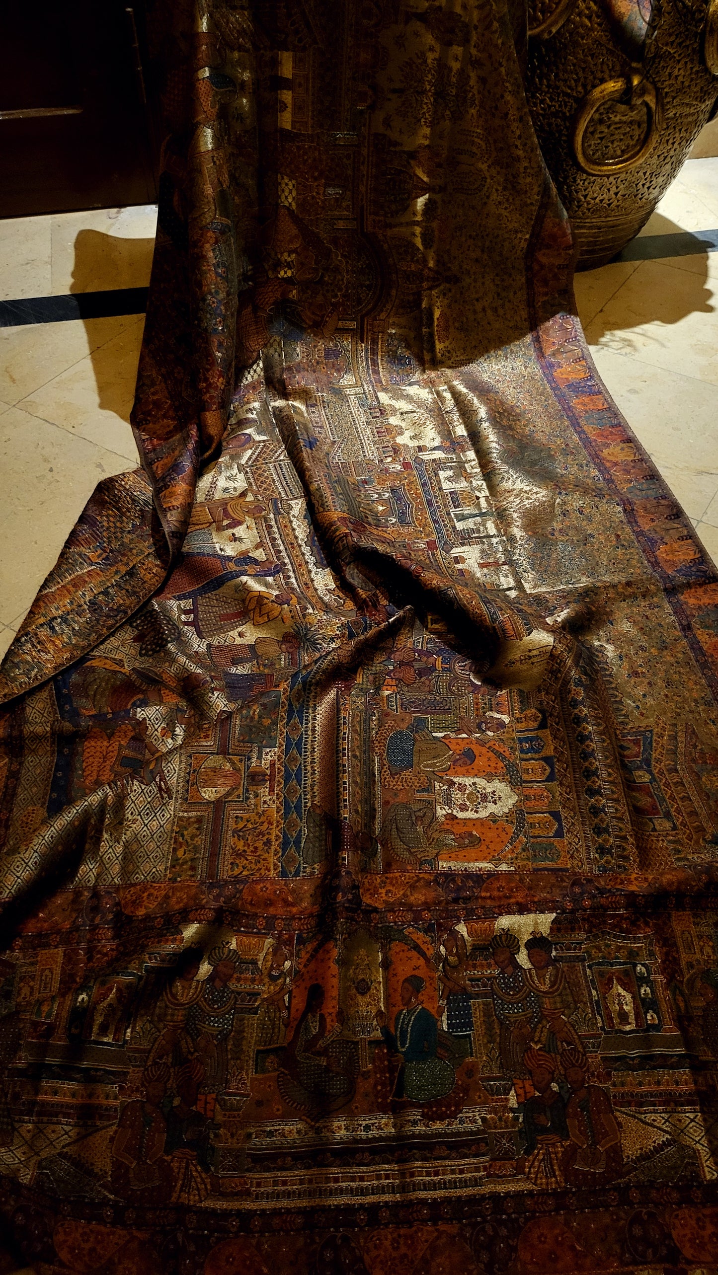 Mughal darbar : Moonlight Silky kaani shawl