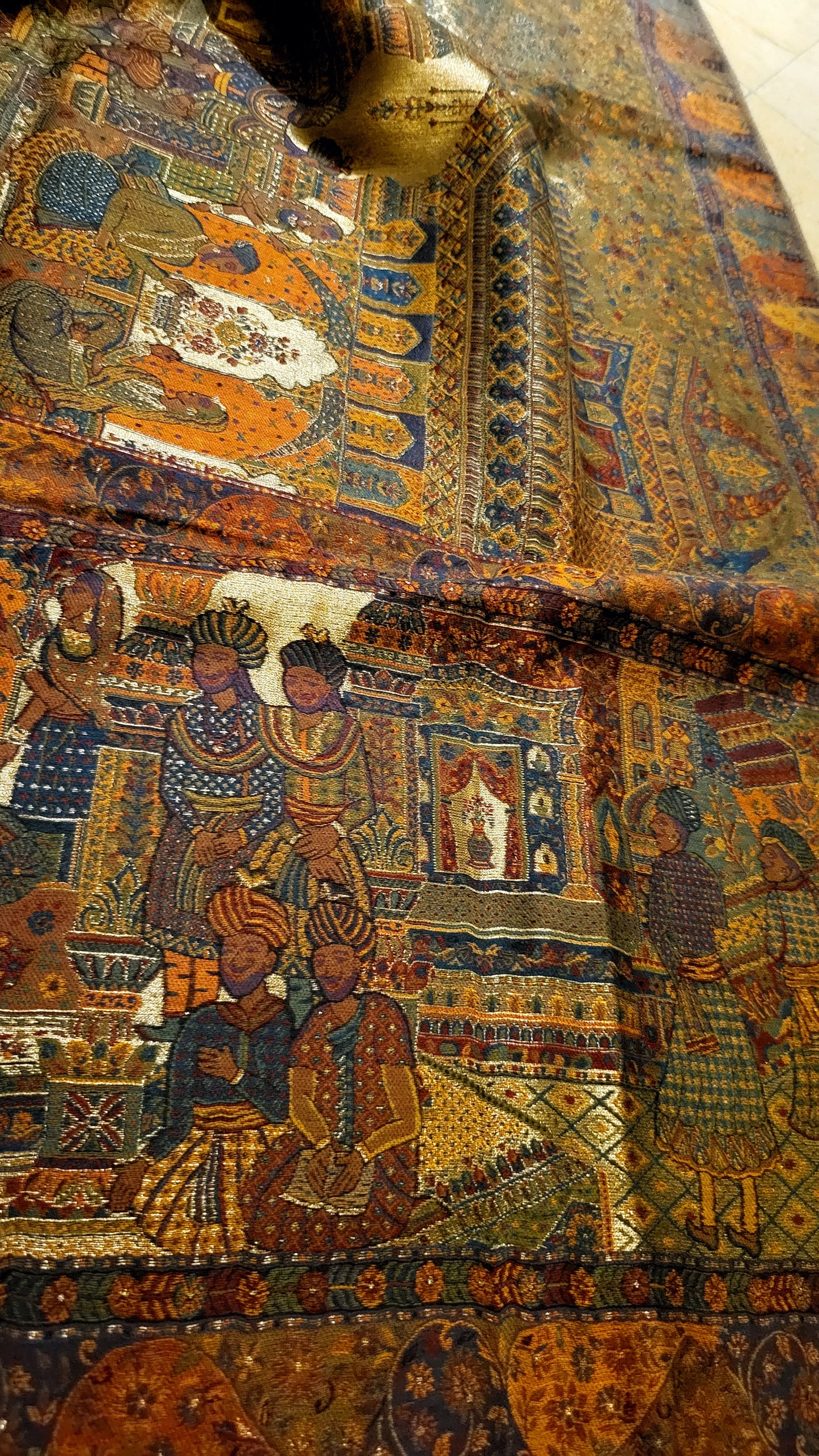 Mughal darbar : Moonlight Silky kaani shawl