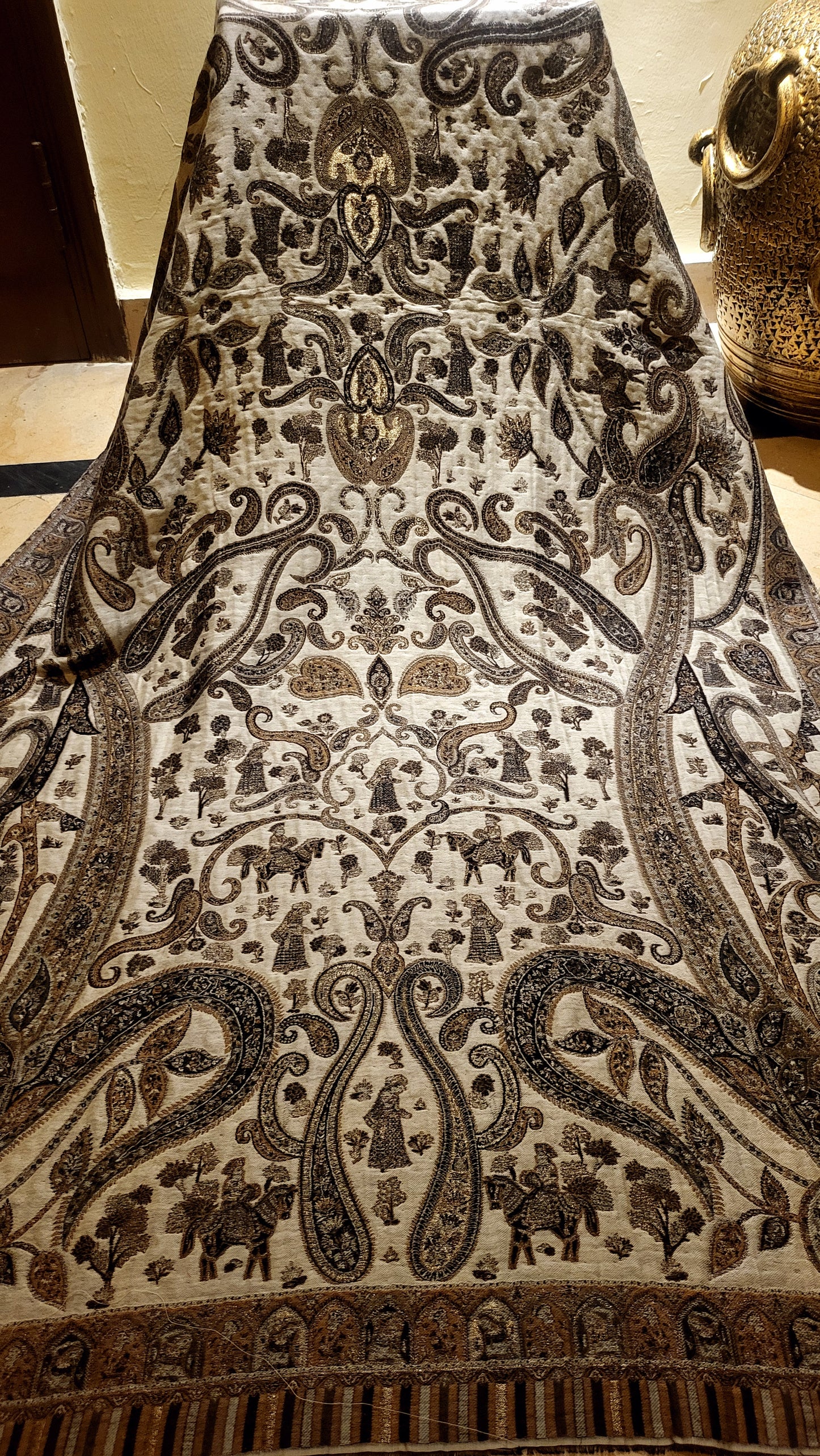 Jodha akbar : Reversible moonlight kanni