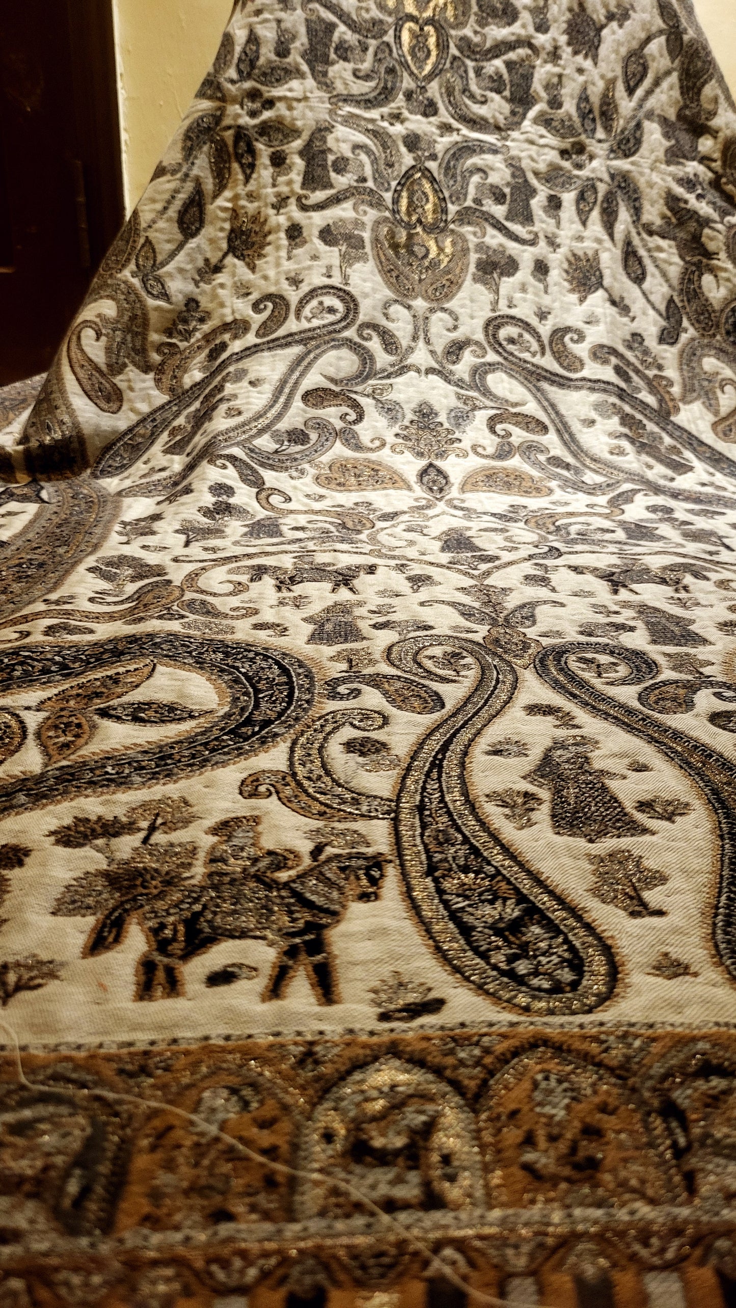 Jodha akbar : Reversible moonlight kanni