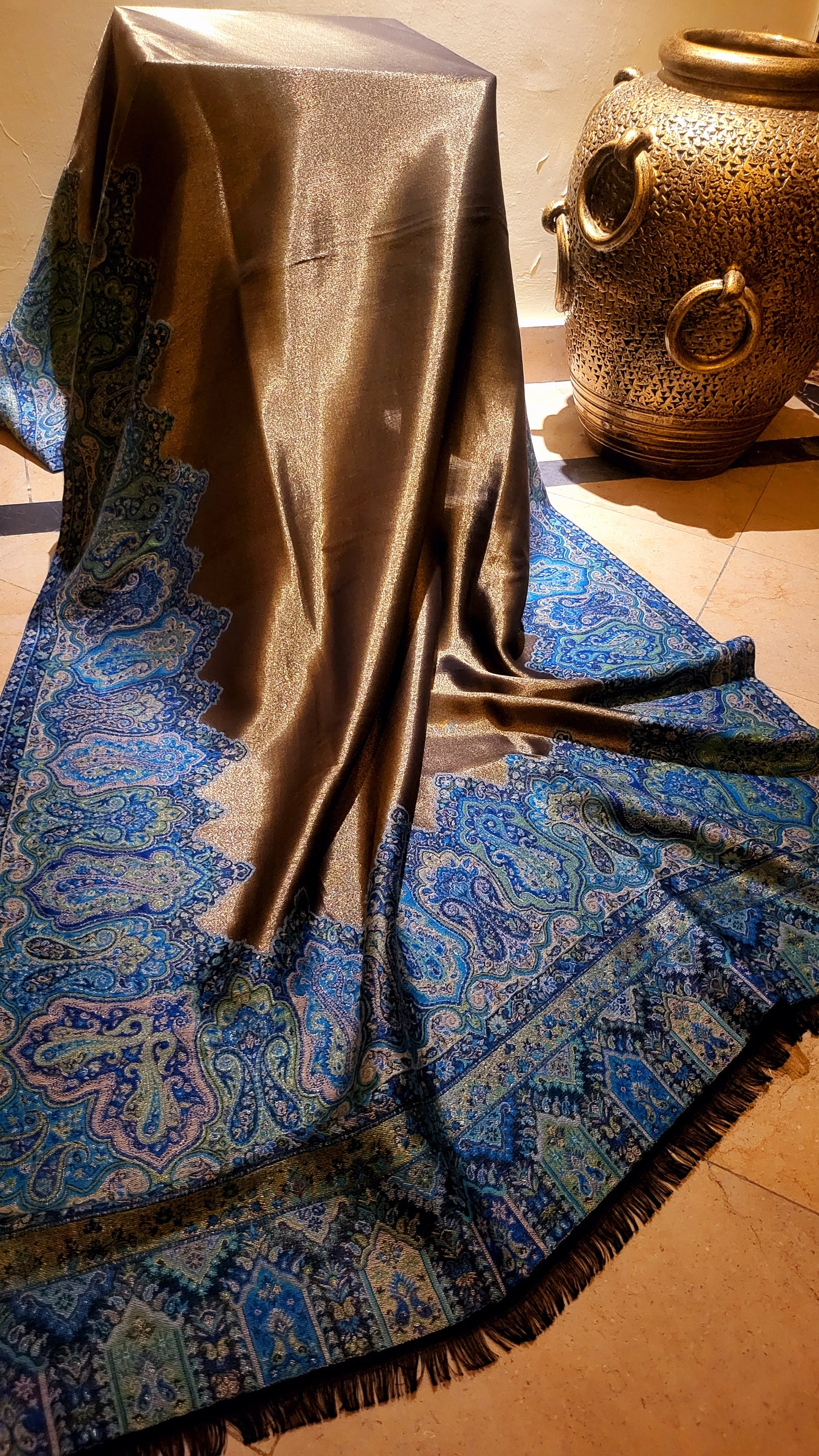 Reversible Moonlight : kanni shawl