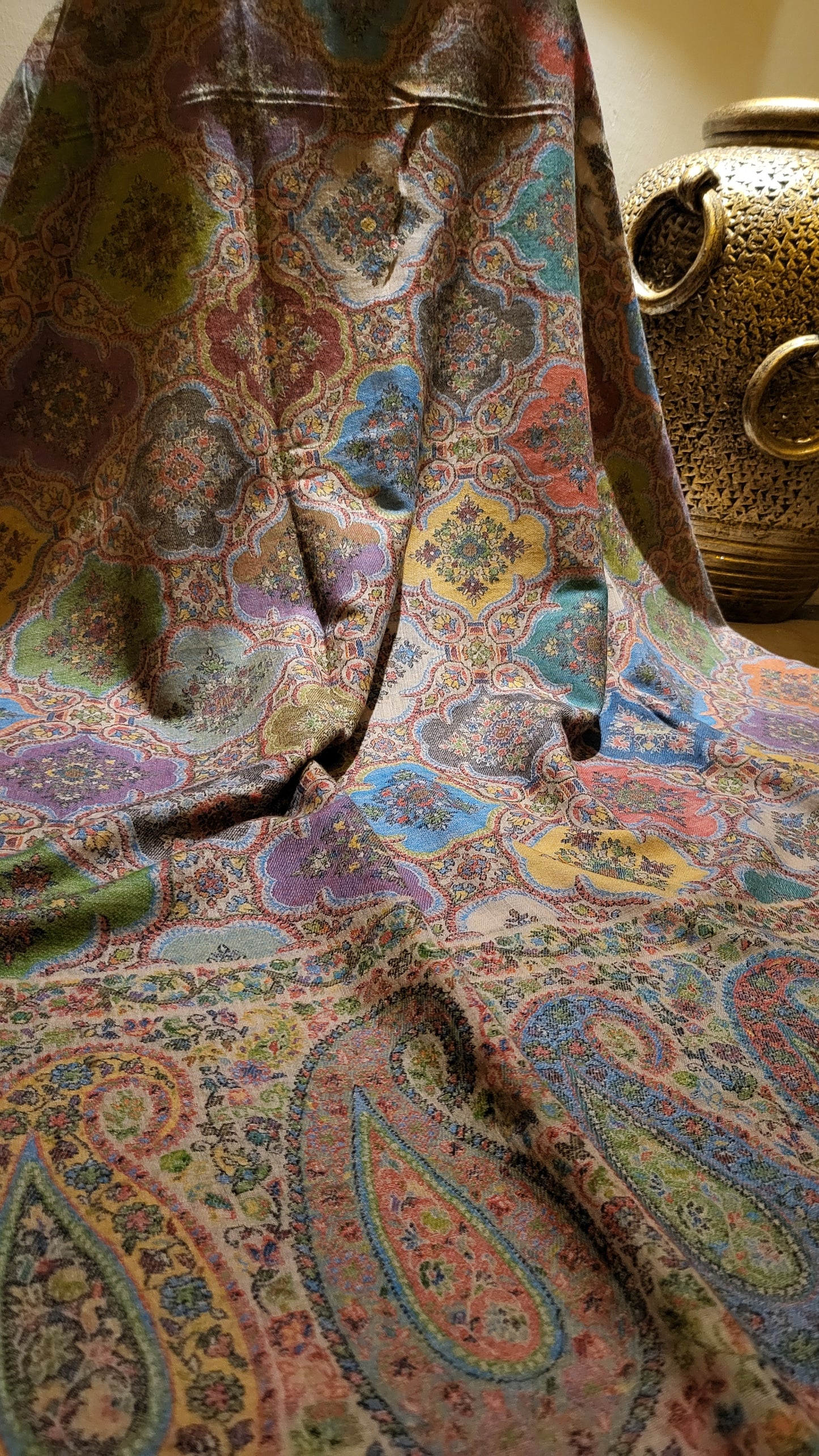 Persian kanni : shawl