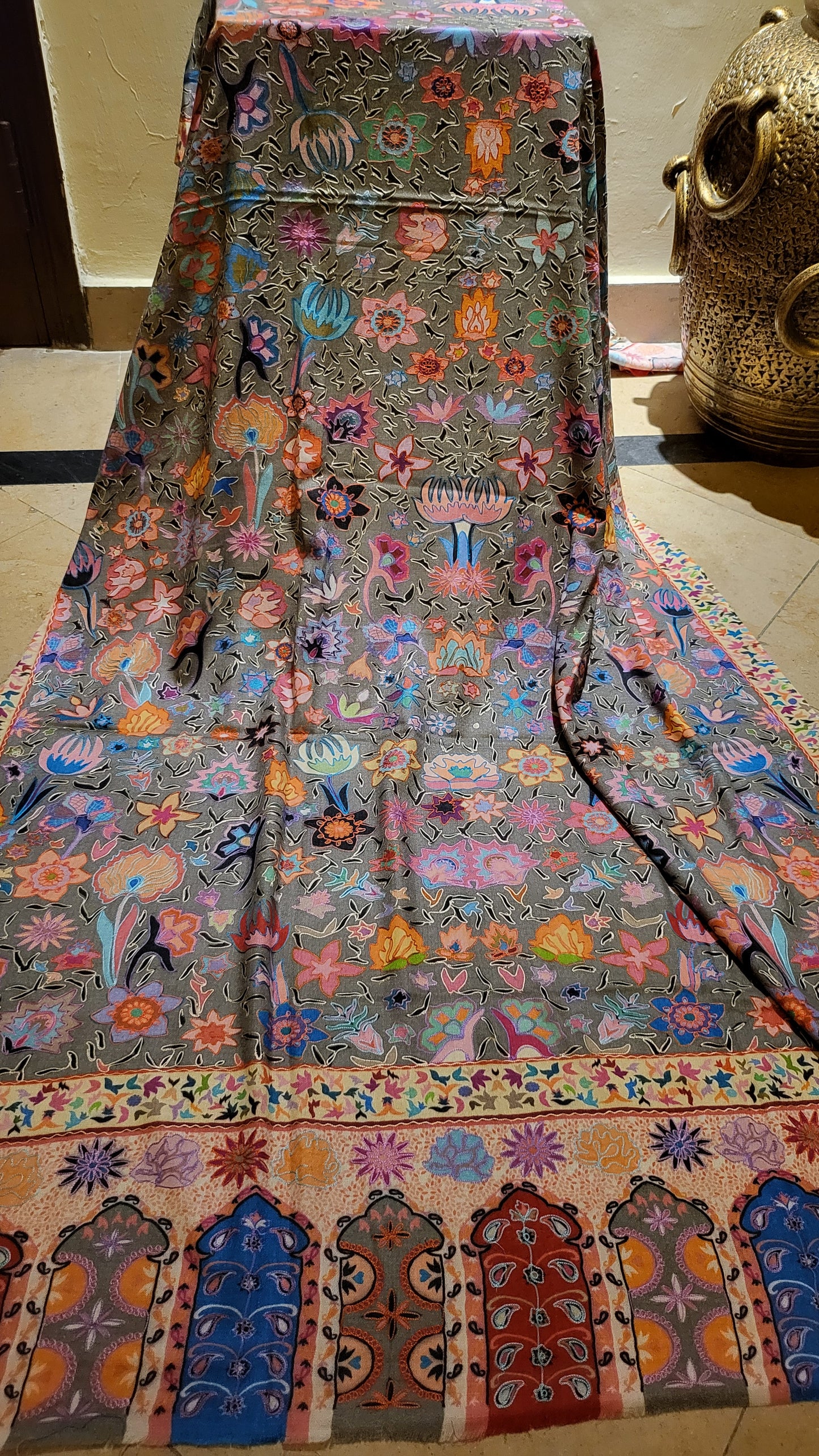 Reelkar embroidered pashmina