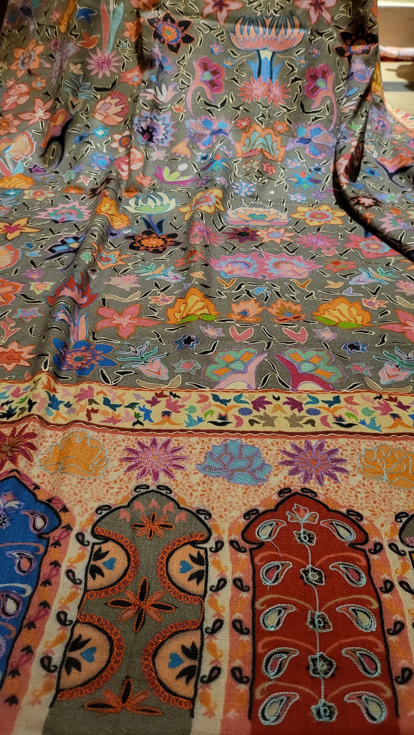 Reelkar embroidered pashmina