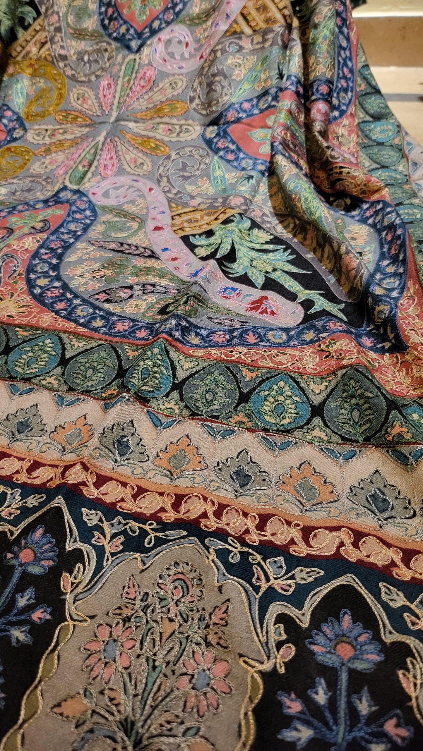 Reelkaar pashmina : shawl
