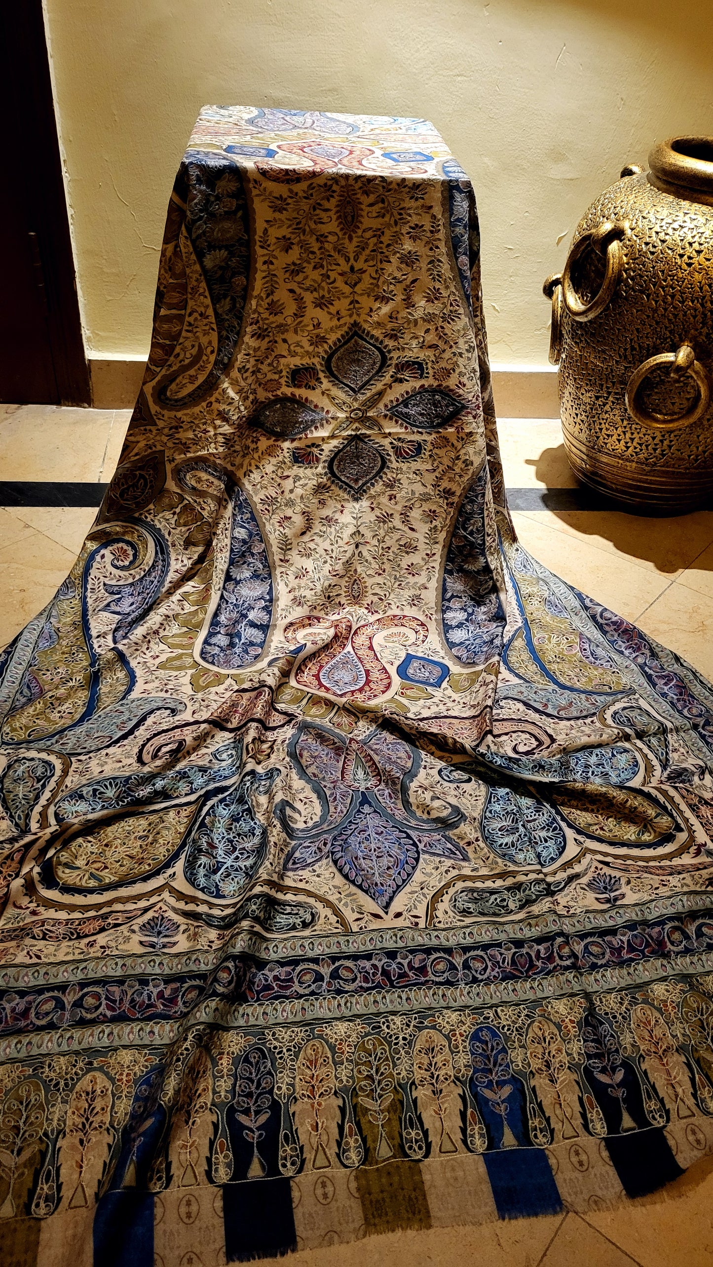 Reelkaar kalamkar : shawl