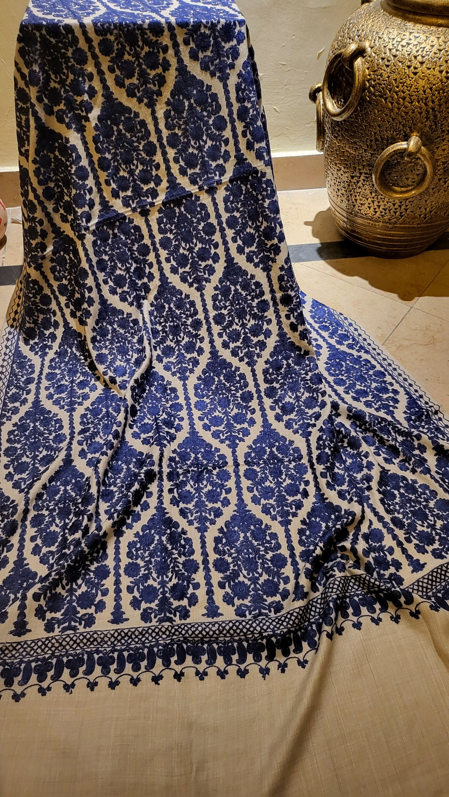 Embroidered shawl: pashmina