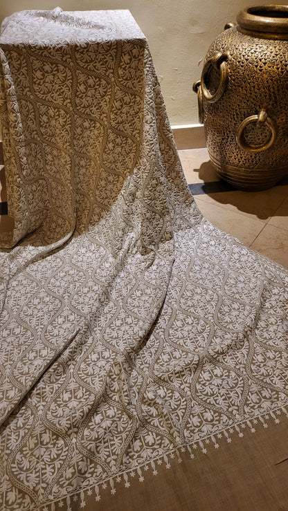 Embroidered shawl : pashmina