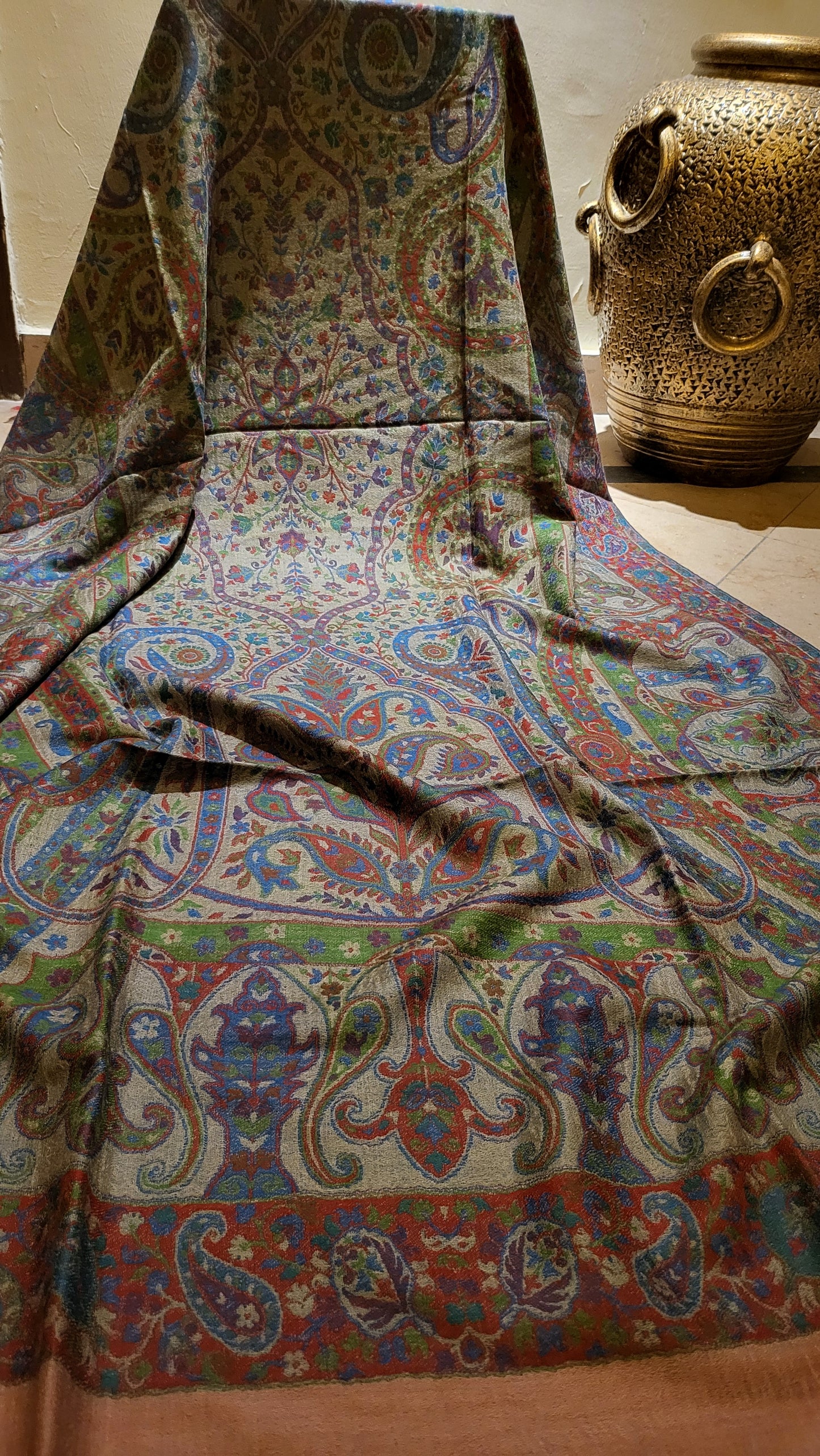 Persian kanni : Reversible shawl