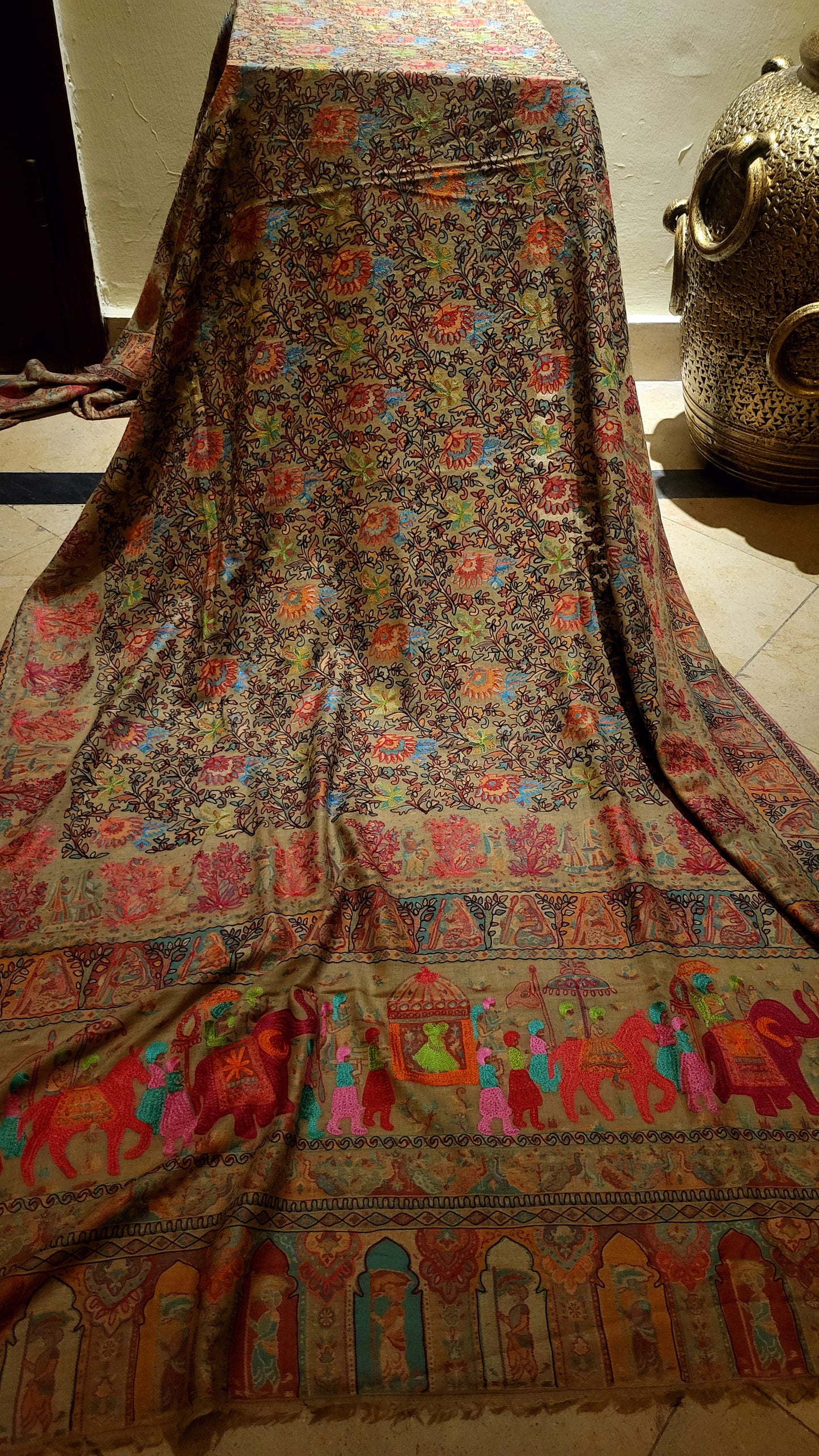 Kanni Reelkaar : Toosh shawl