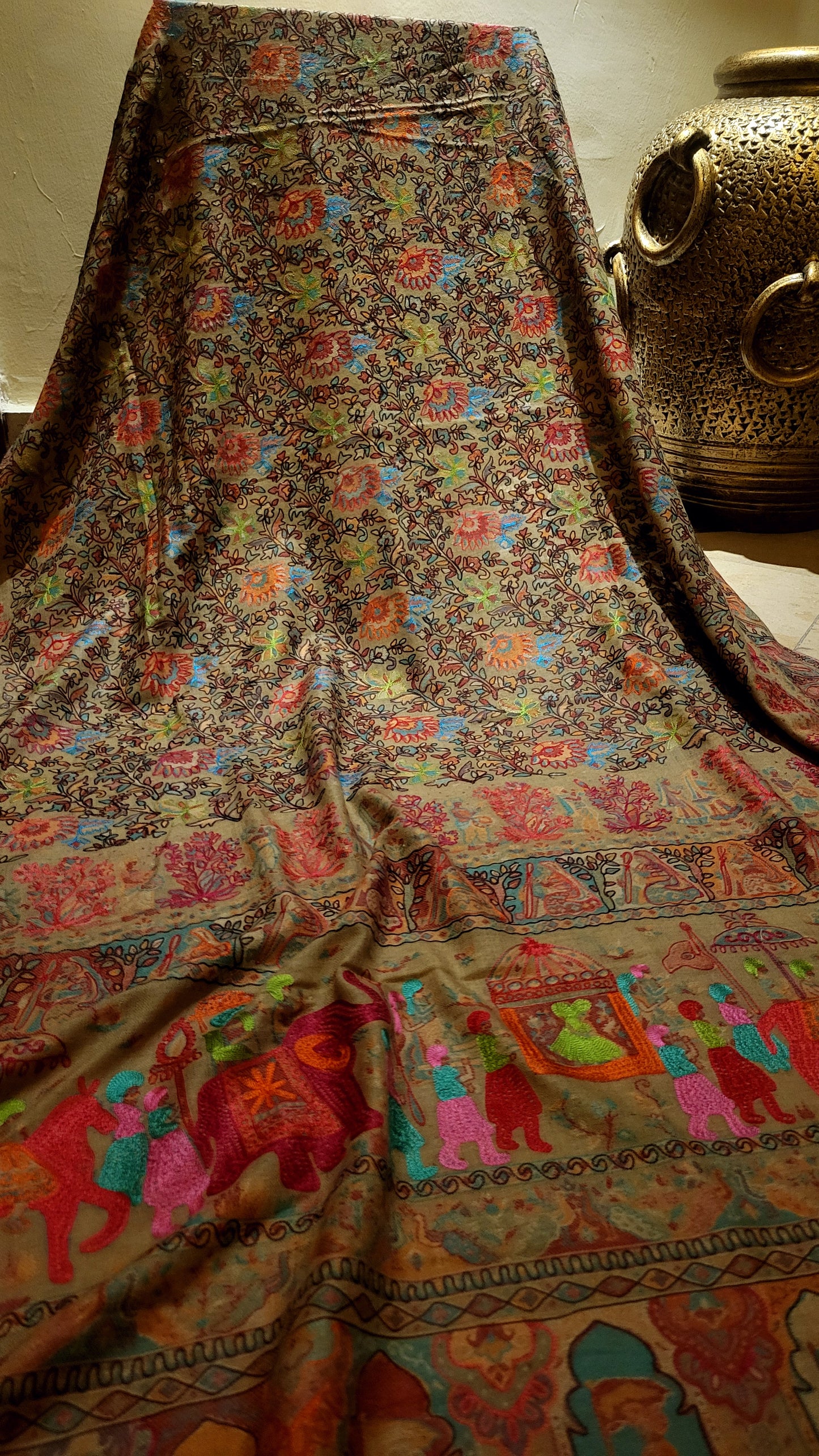 Kanni Reelkaar : Toosh shawl