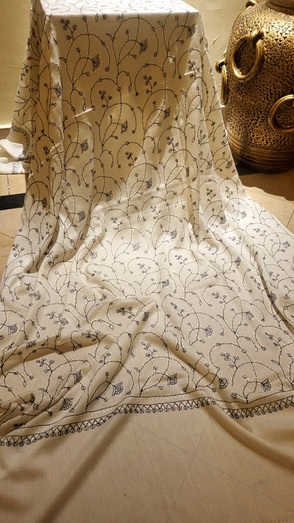 Sui Embroidered : Toosh shawl