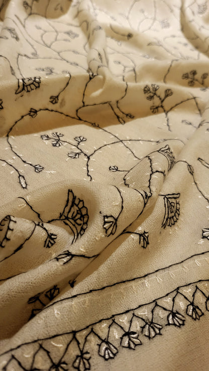 Sui Embroidered : Toosh shawl