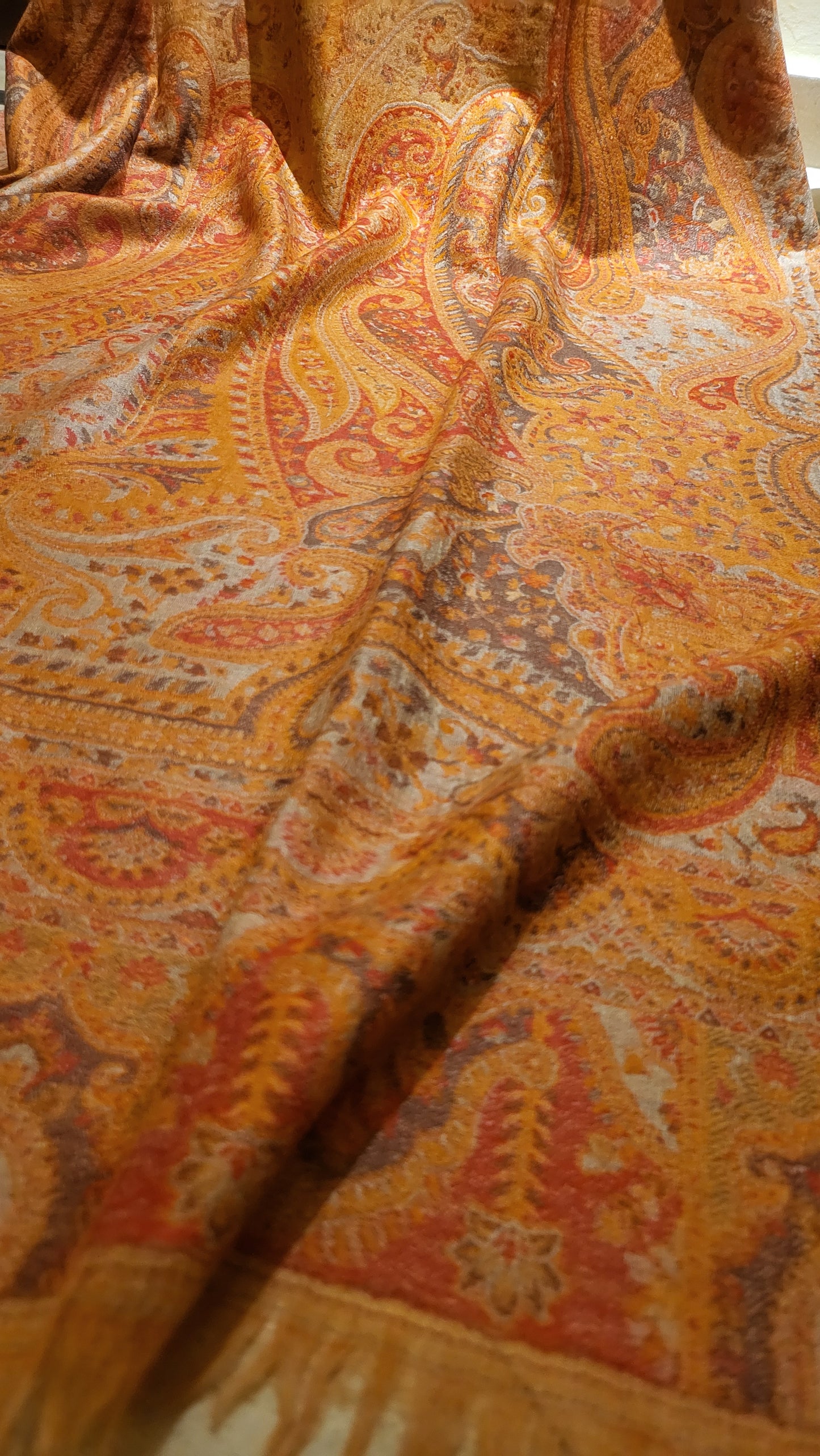 Laila's persian kanni : Reversible shawl