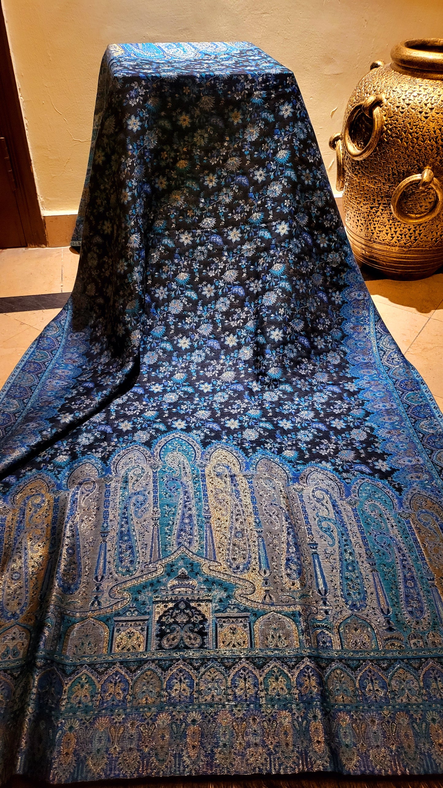 Ocean blue : Gandhara kanni shawl