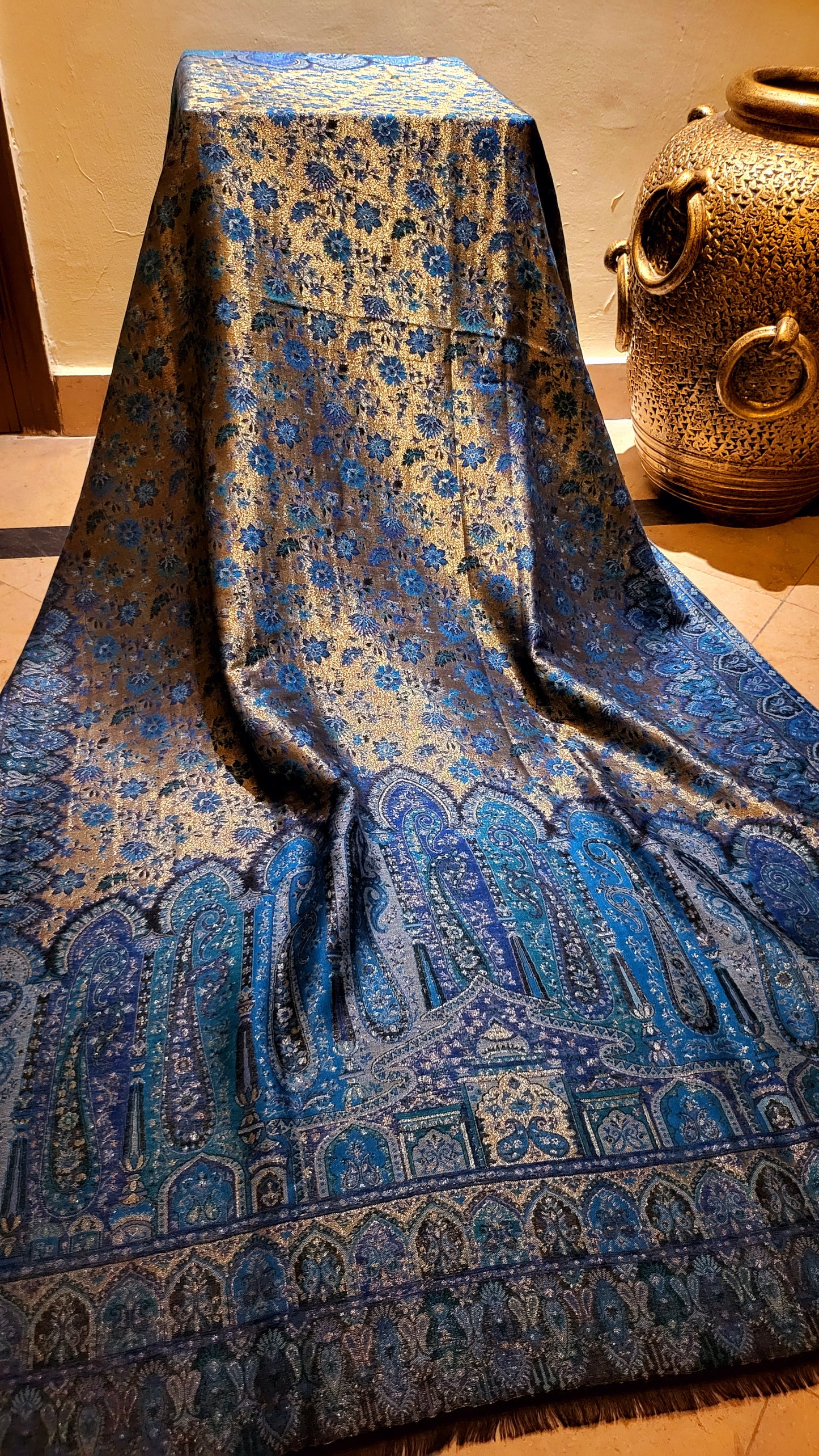 Ocean blue : Gandhara kanni shawl