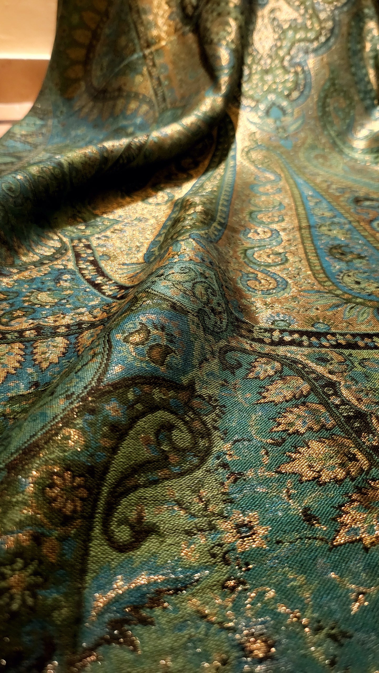 Emerald : Gandhara kanni shawl