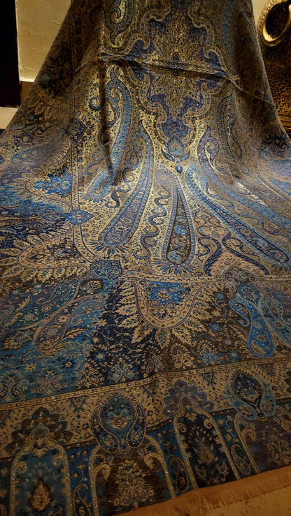 Steel grey : Gandhara kanni reversible