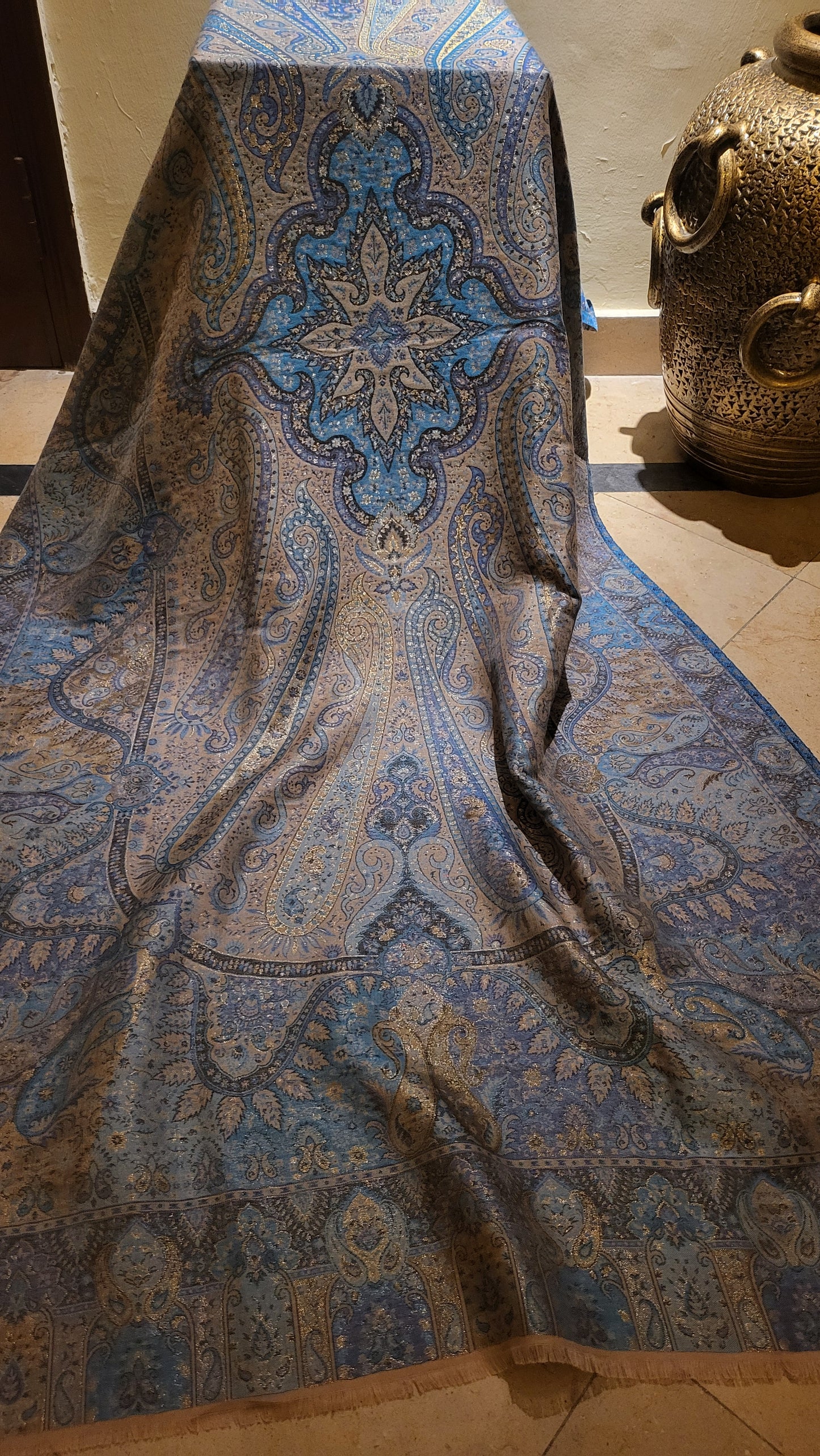 Steel grey : Gandhara kanni reversible