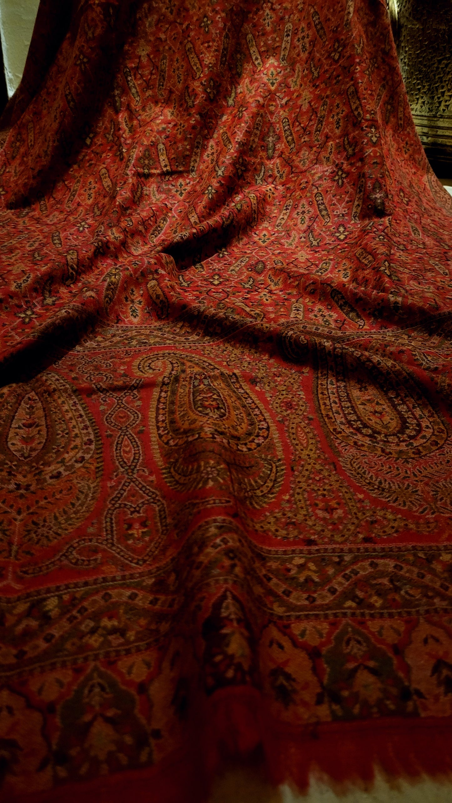 Maroon : persian kanni shawl