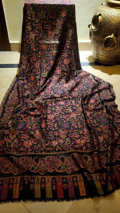 Black : Persian kanni