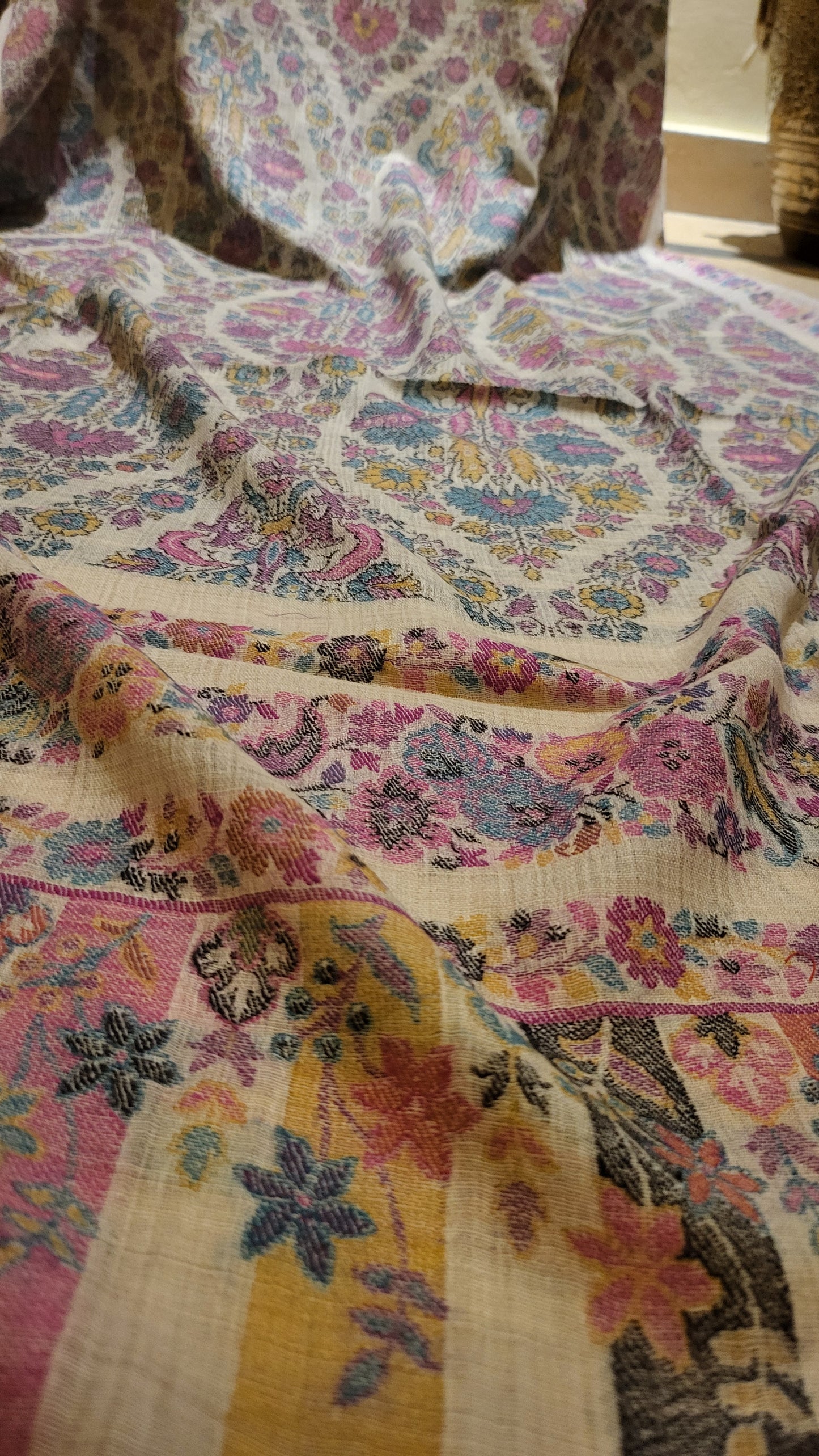 Persian kanni : shawl