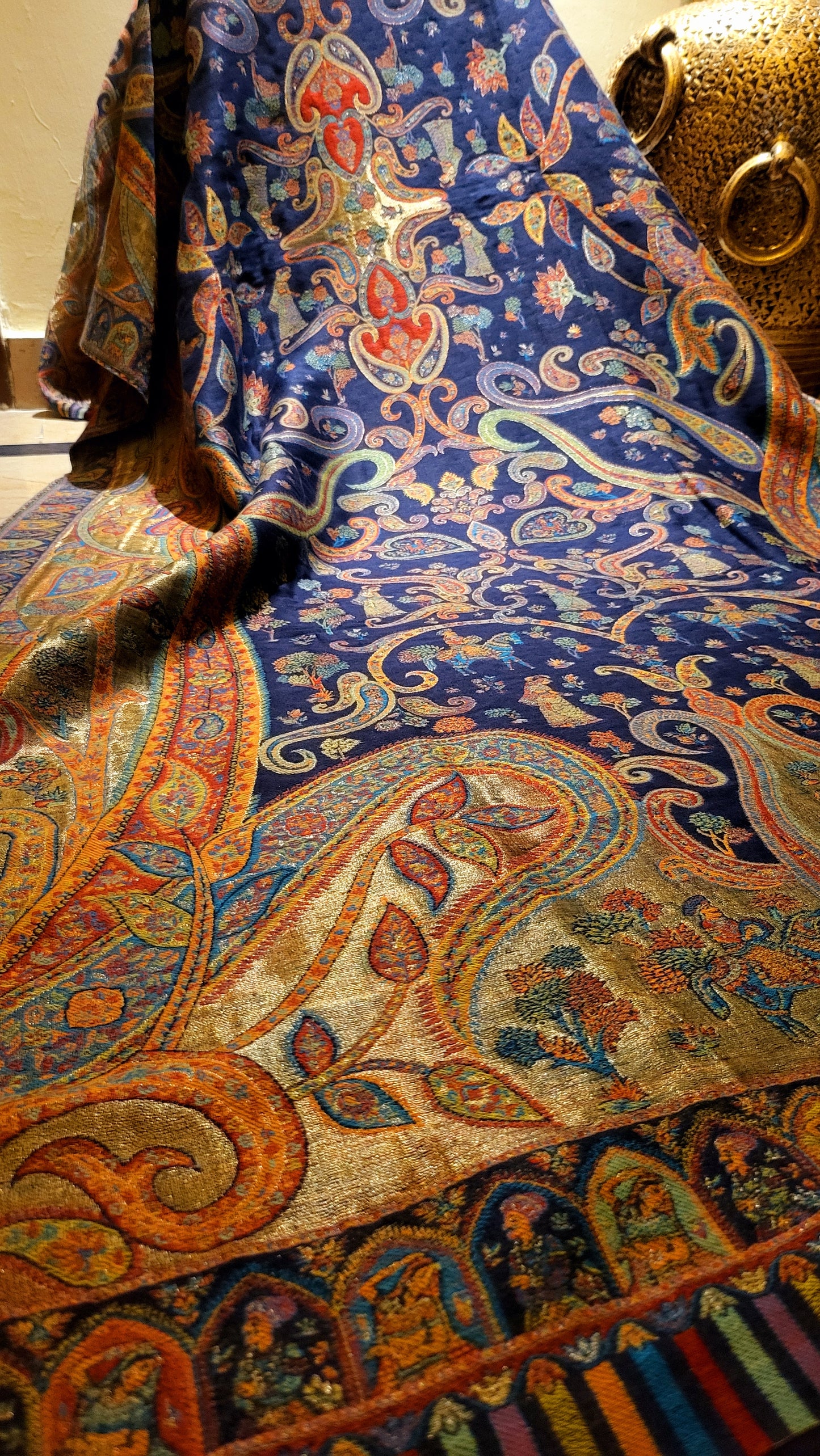 Jodha akbar : Reversible shawl