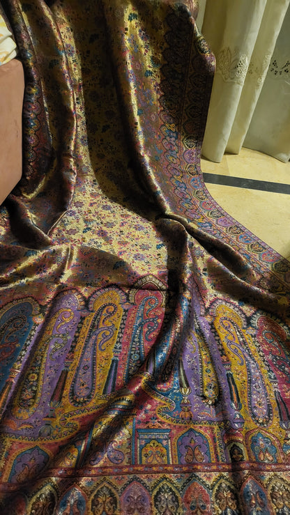 Bold and beautiful : Reversible gandhara kanni