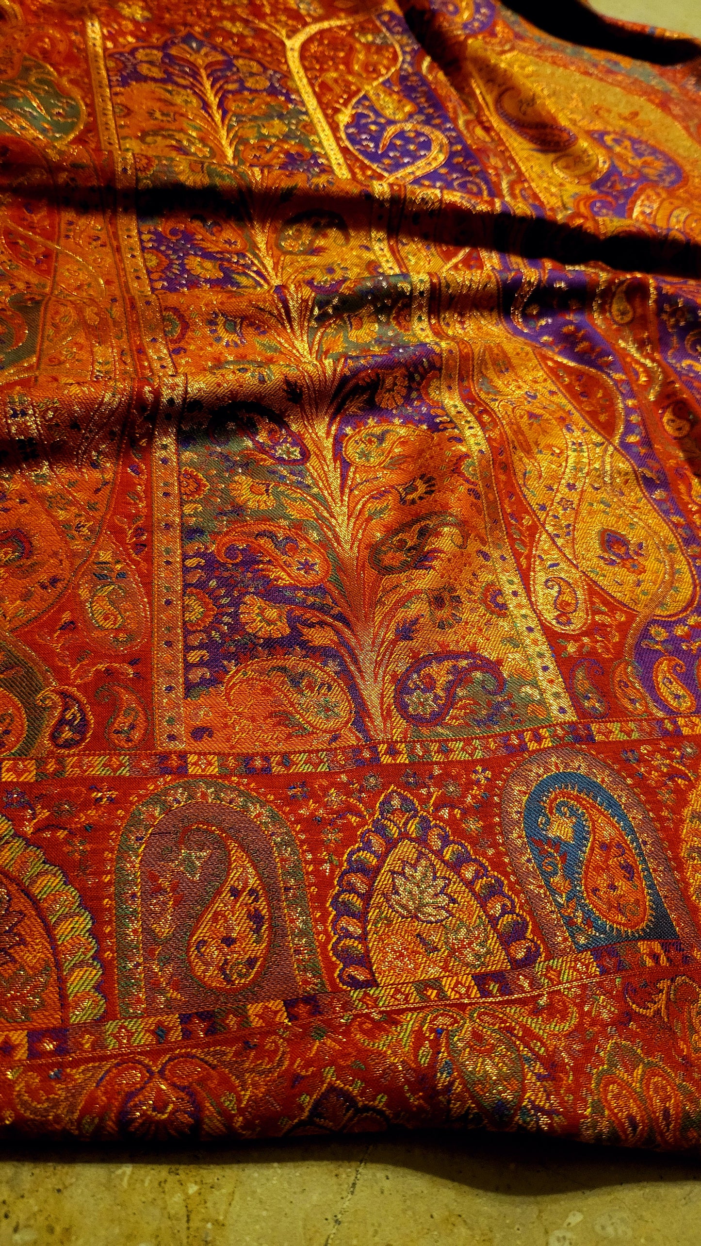 Red and rust : Tabraizi kanni shawl