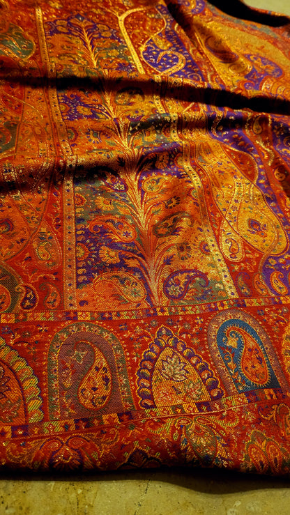 Red and rust : Tabraizi kanni shawl