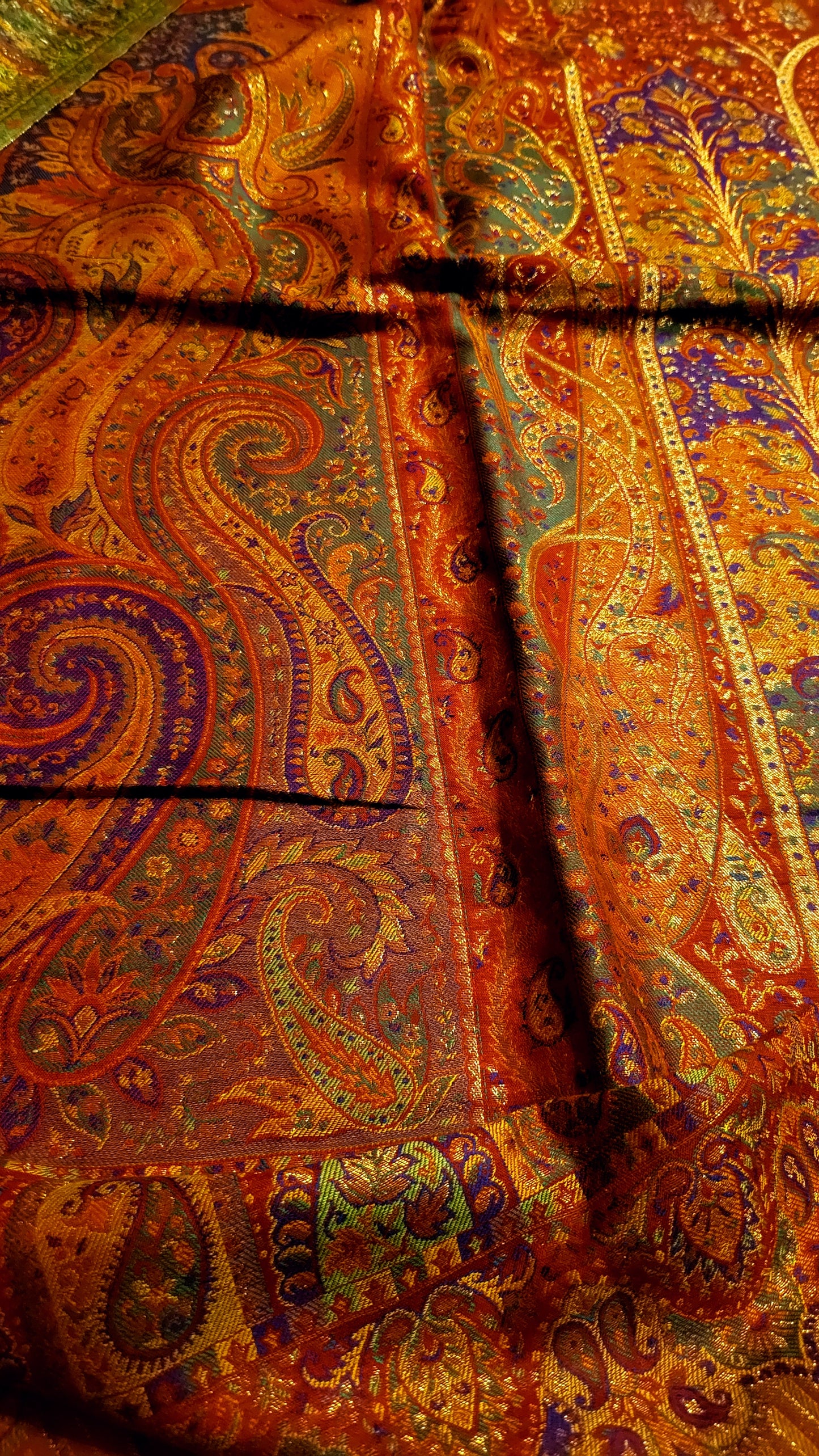 Red and rust : Tabraizi kanni shawl