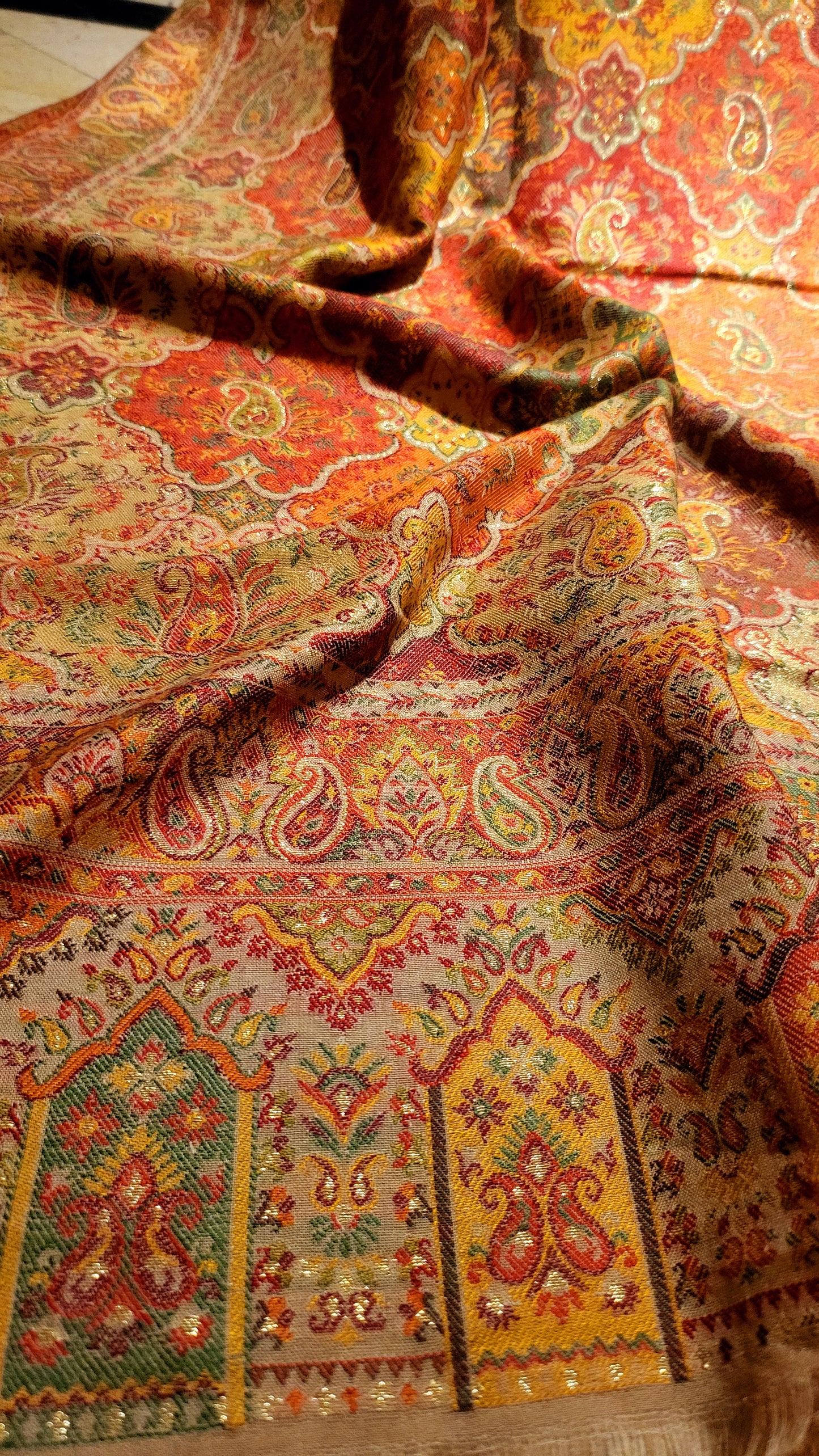 Rust and beige : tabraizi kanni shawl