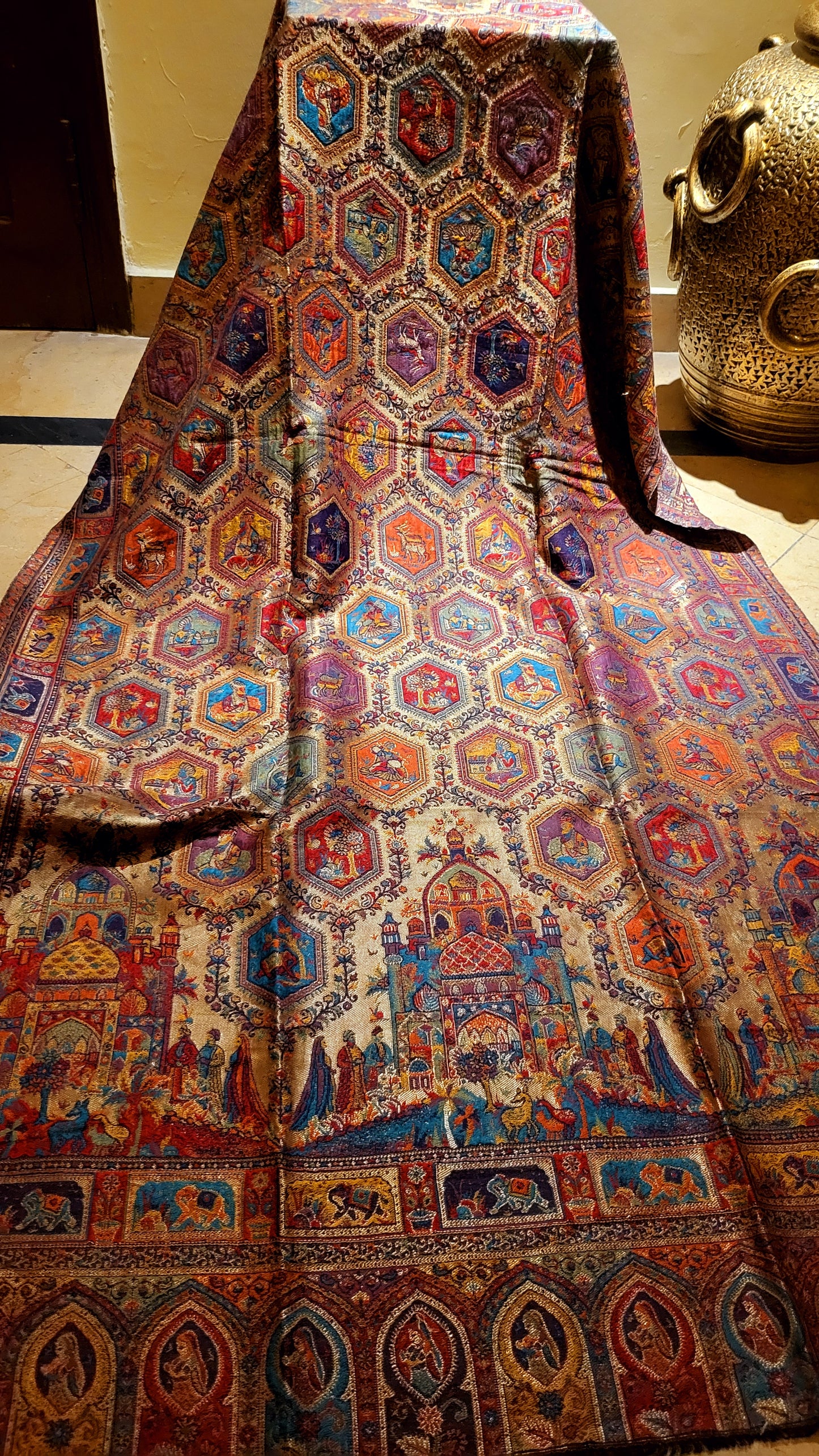 Noor mehal : Moonlight kanni shawl