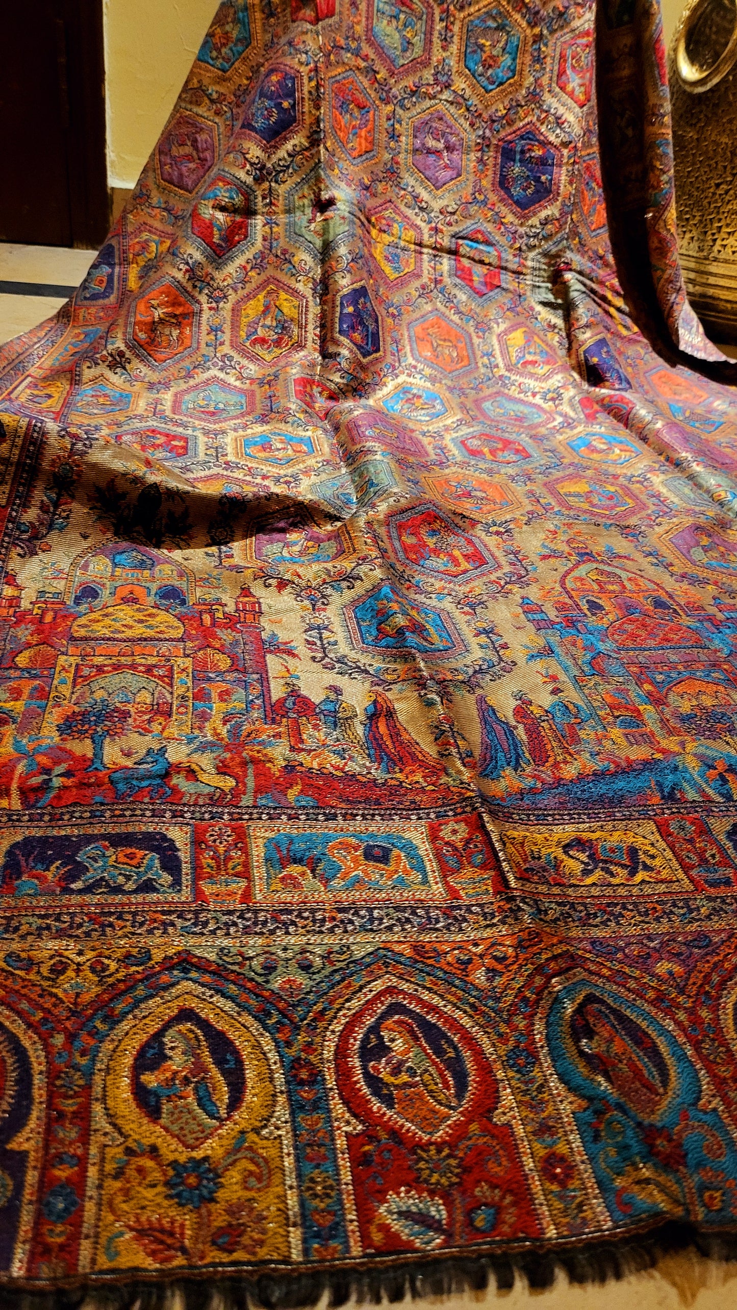 Noor mehal : Moonlight kanni shawl