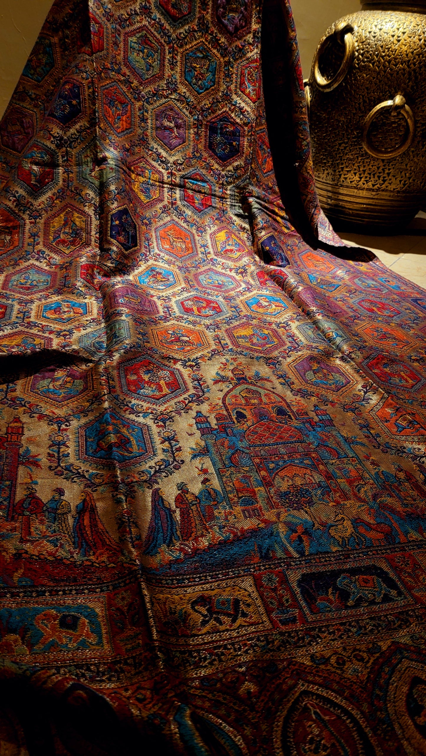 Noor mehal : Moonlight kanni shawl