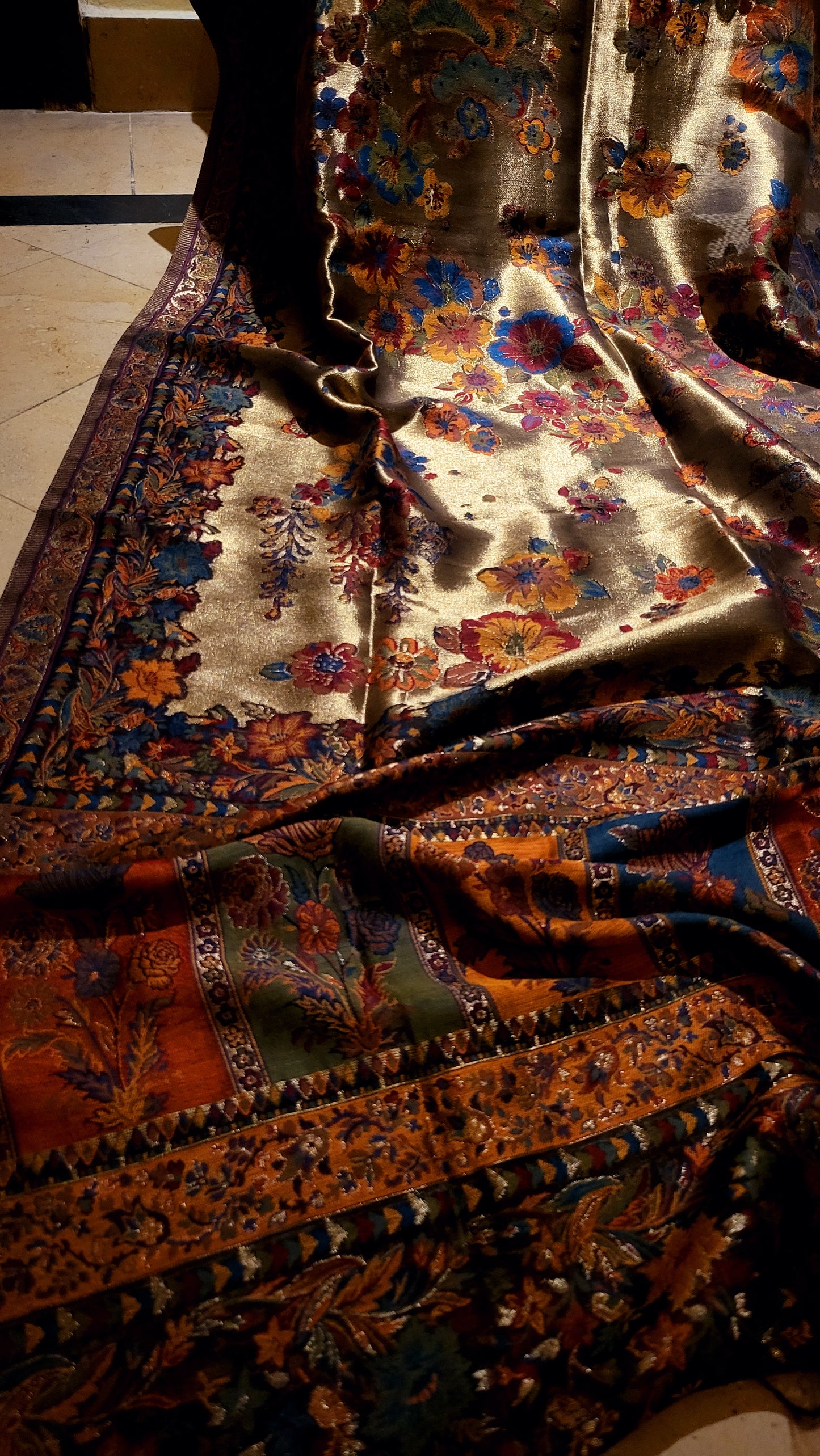 Silky moonlight : kanni shawl