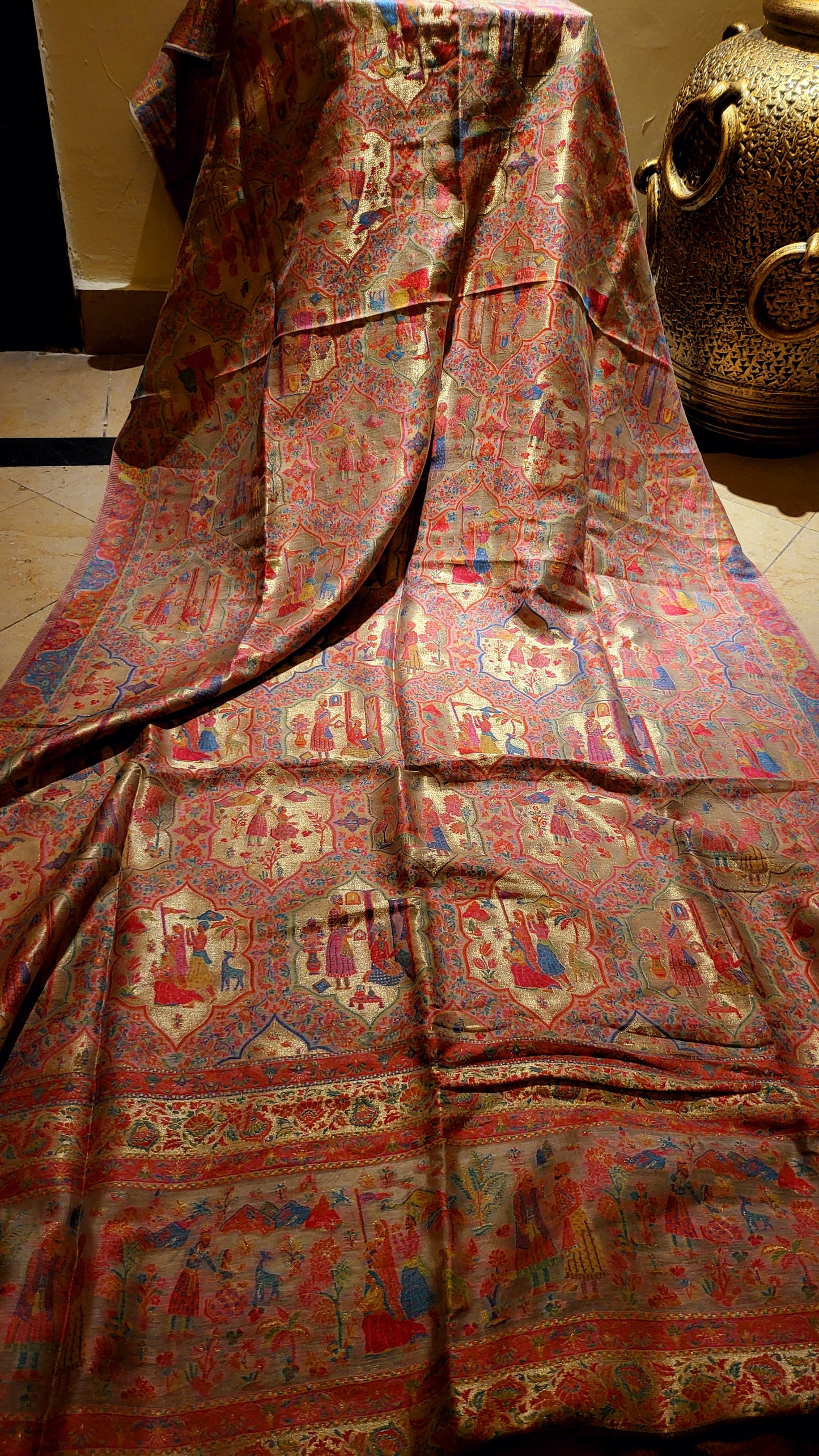 Silky moonlight kanni : shawl