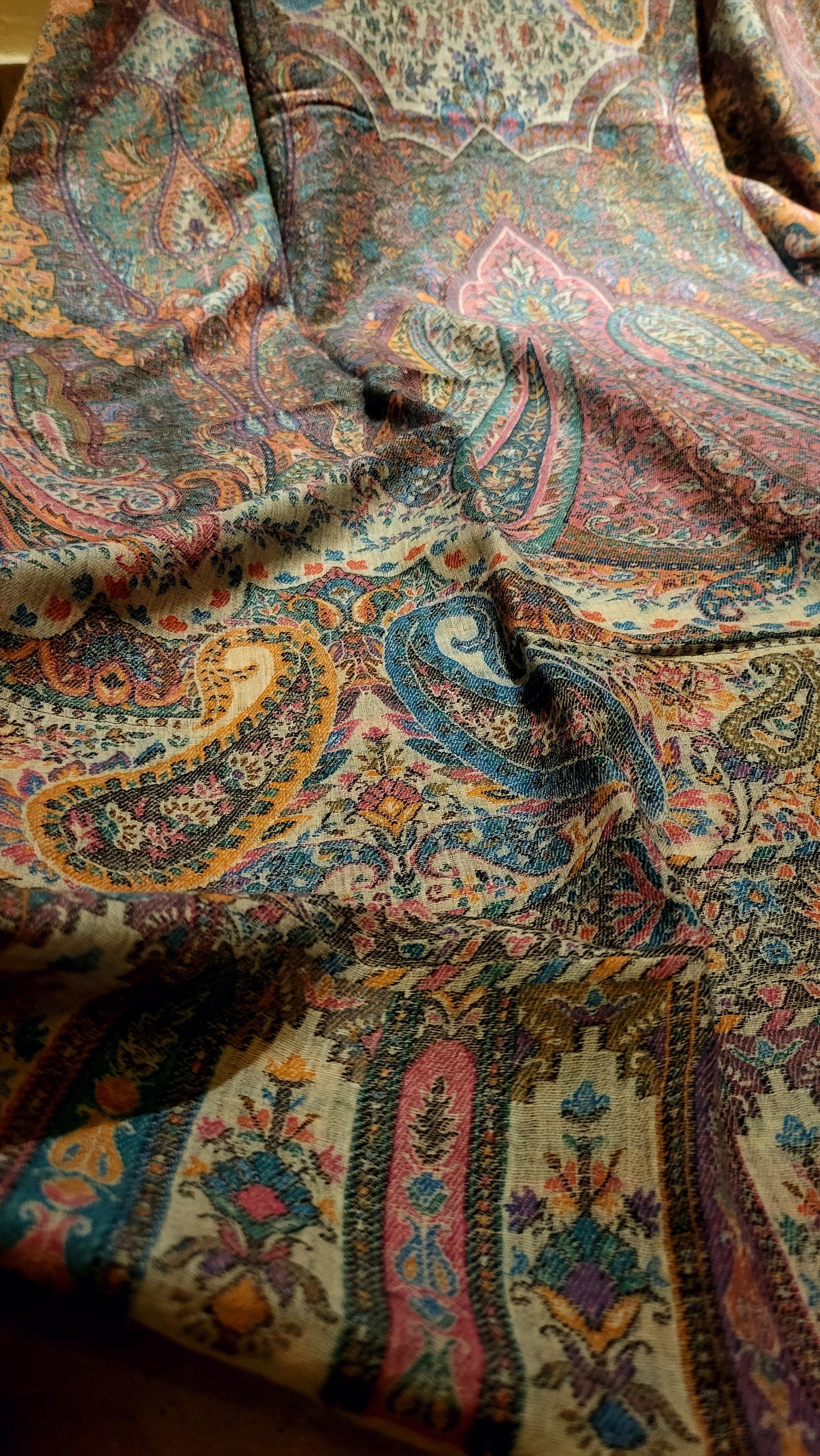 Feather soft :Persian kanni shawl