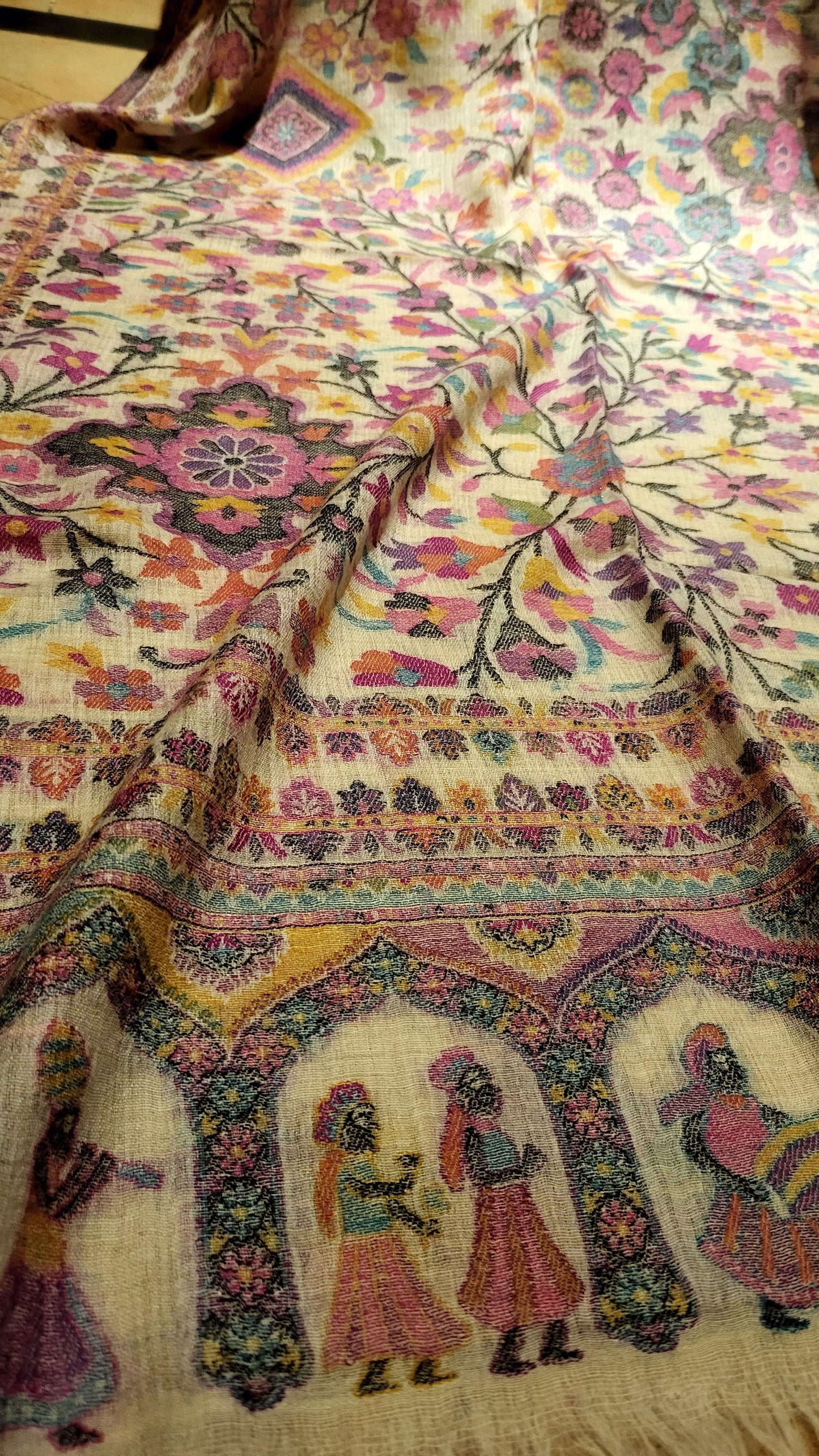 Garden of dream : persian kanni shawl