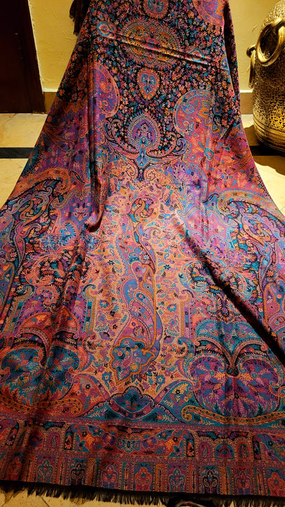 Black beauty : persian kanni shawl